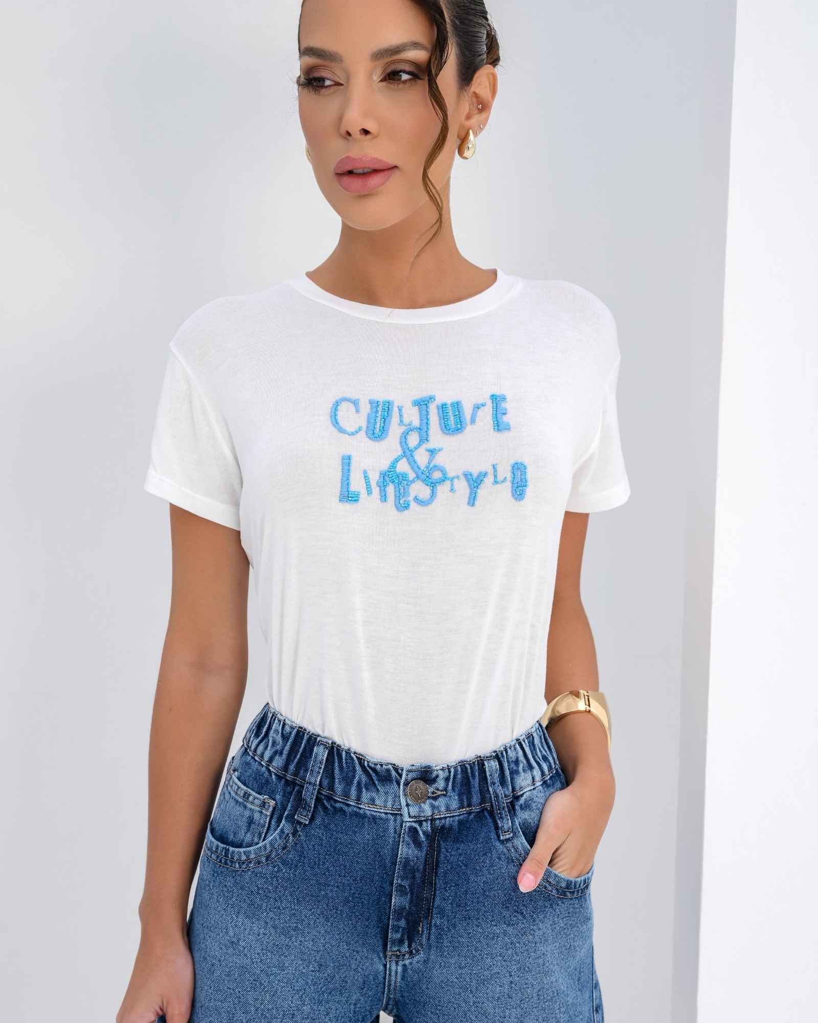 T-shirt Culture com Silk Bordado