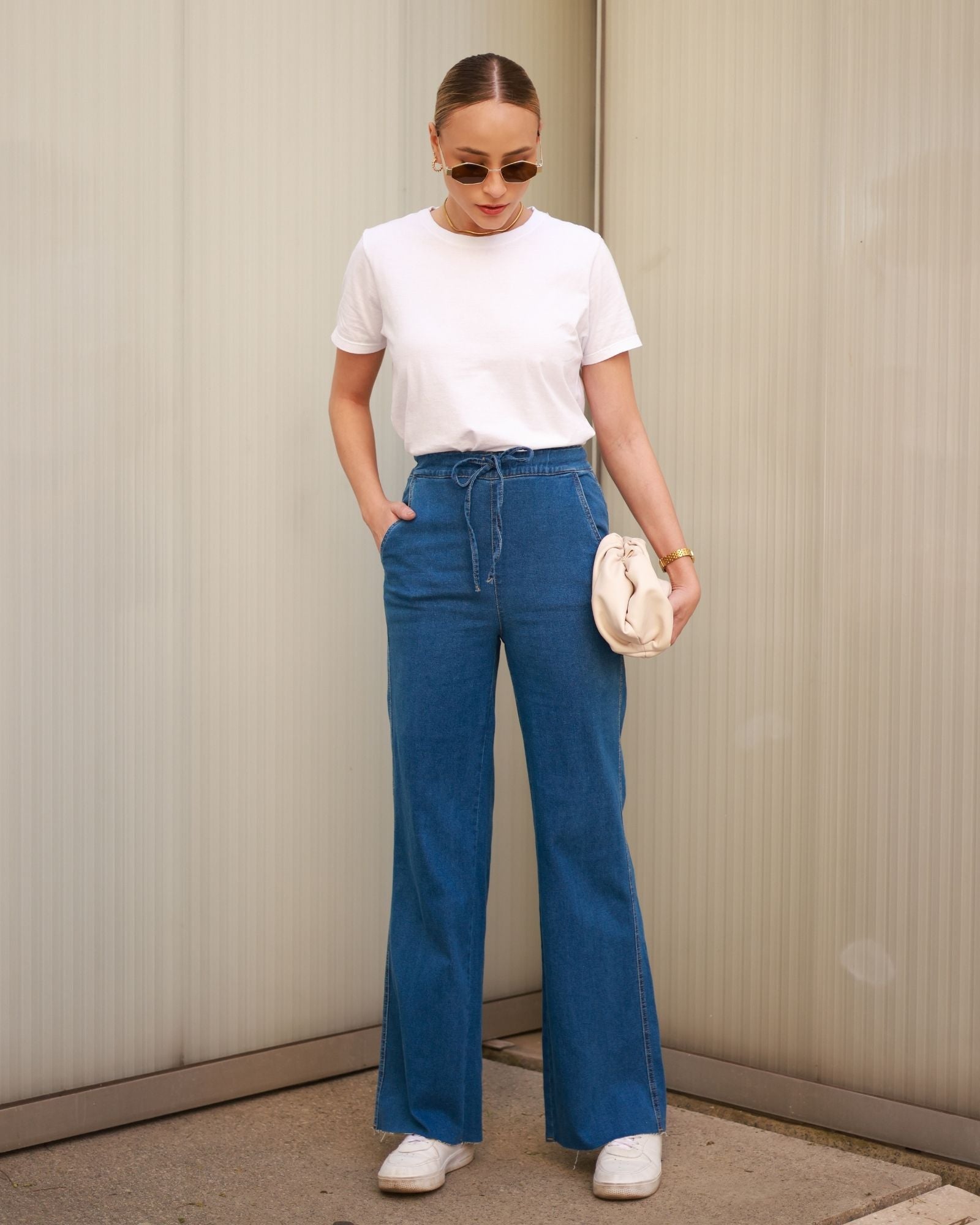 Calça Wide Leg com Elástico e Amarração