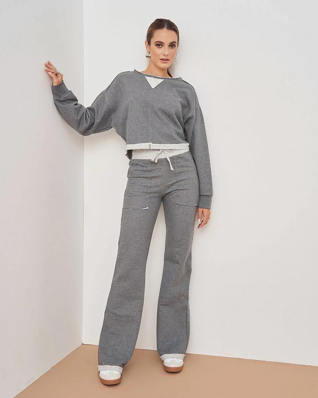 Conjunto moletom detalhes inovadores