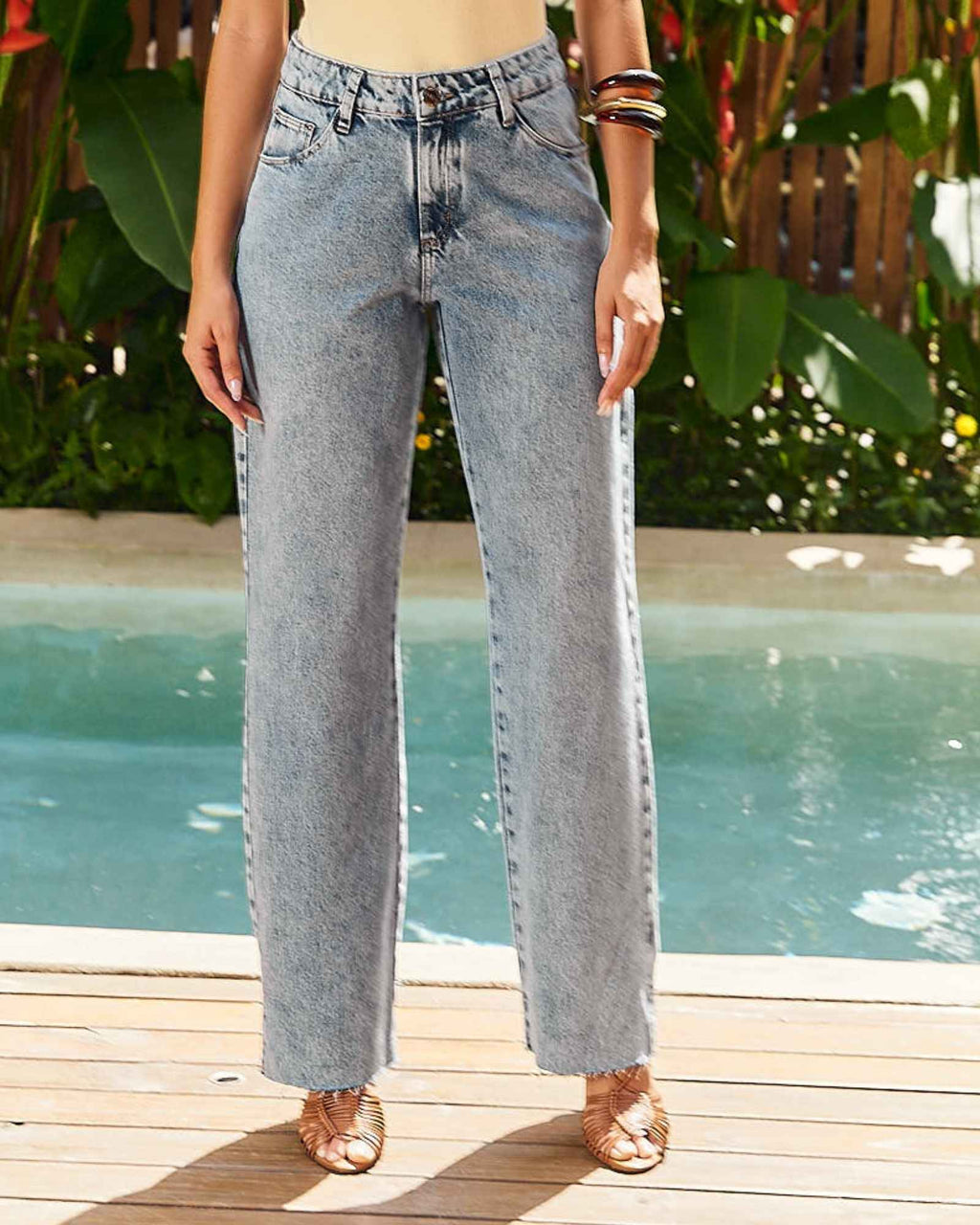 Calça Jeans Reta Fenda Lateral Barra a Fio