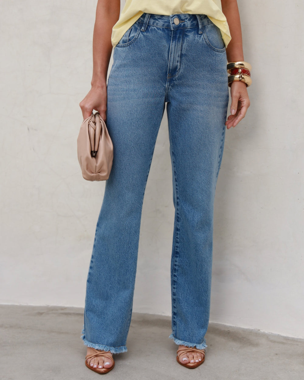 Reta jeans barra desfiada
