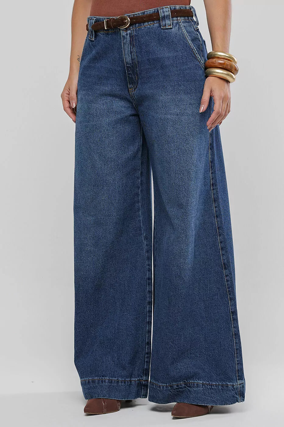 Ultra wide leg