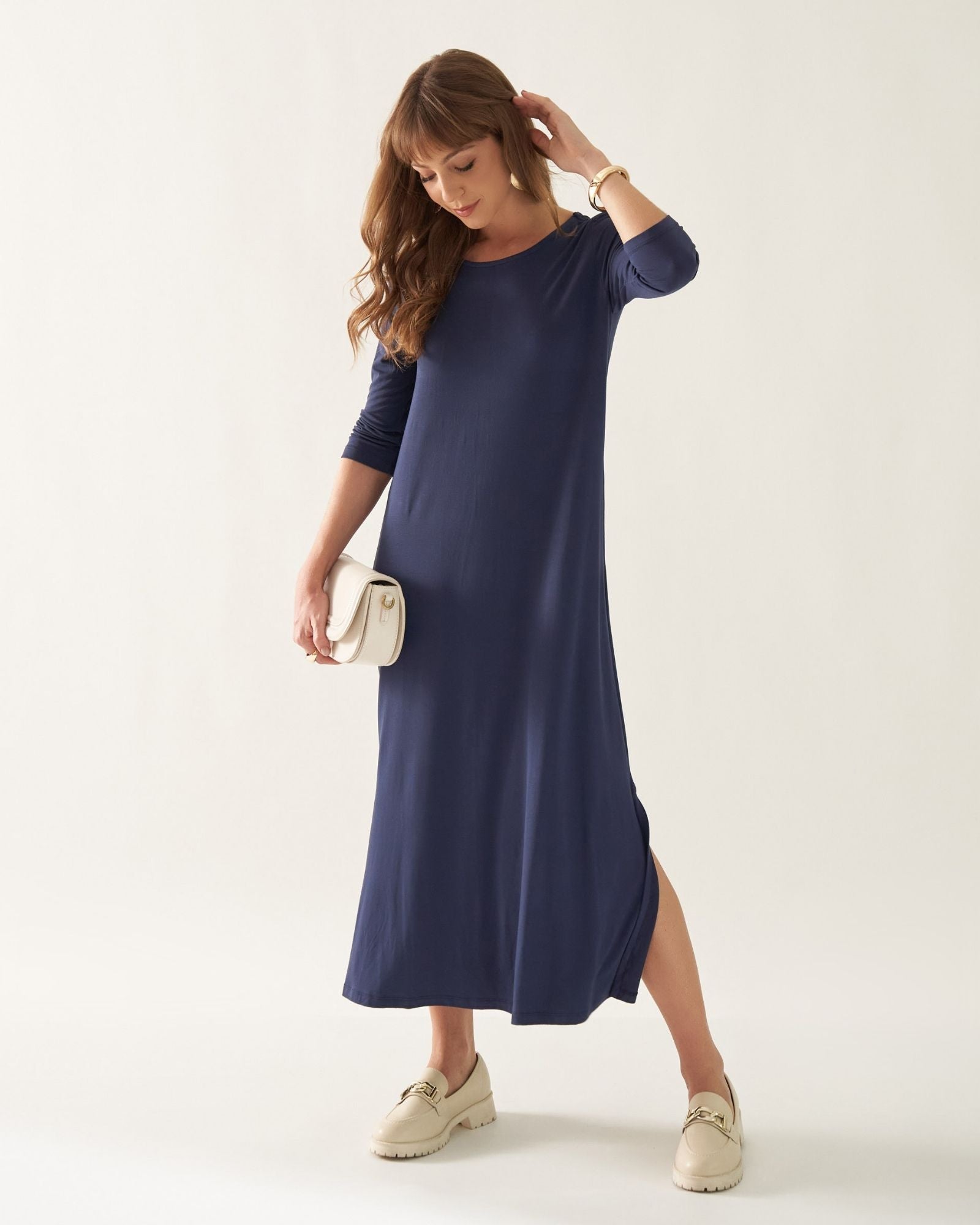 Vestido em Malha Leve com Fenda Lateral