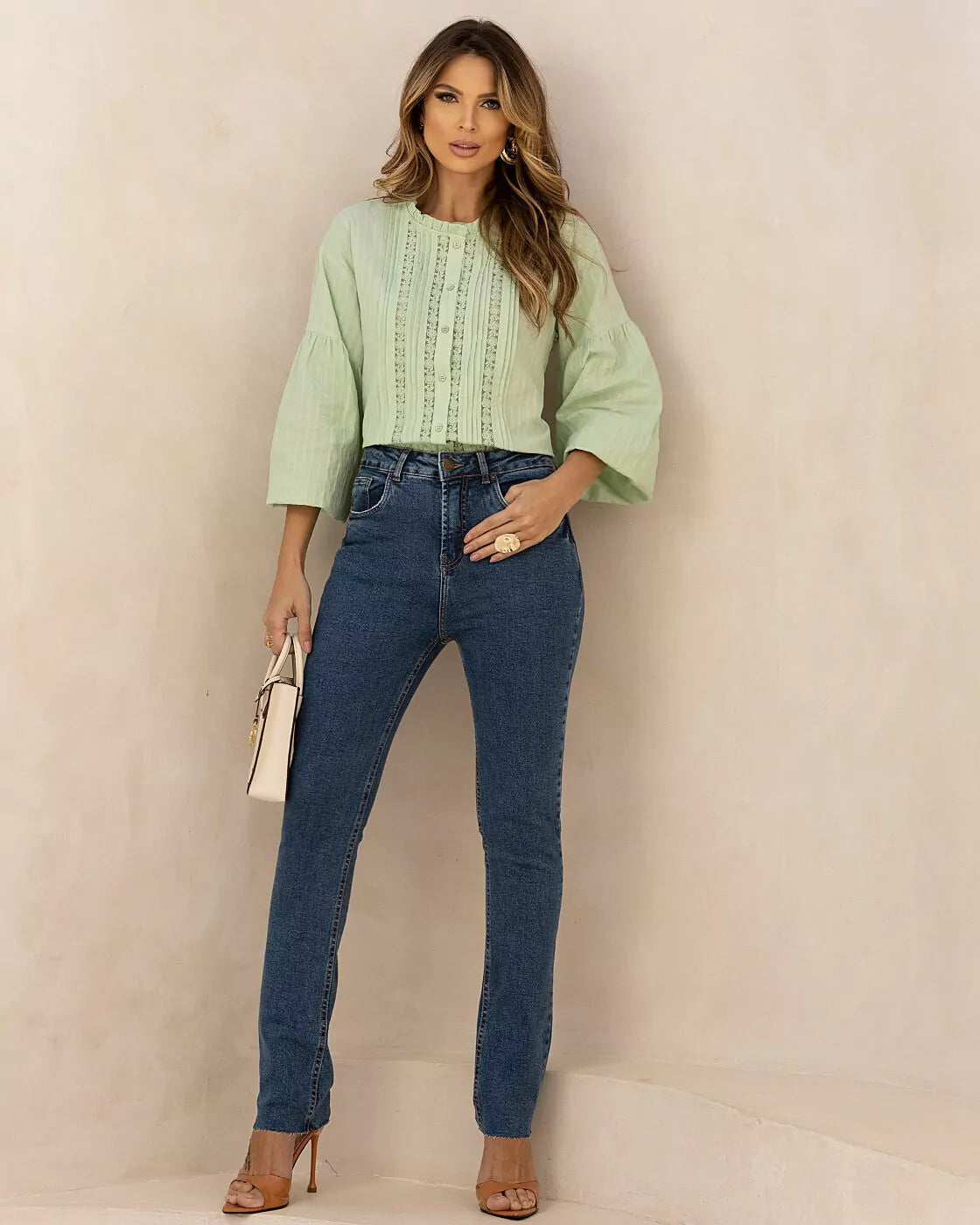 Calça slim barra fio