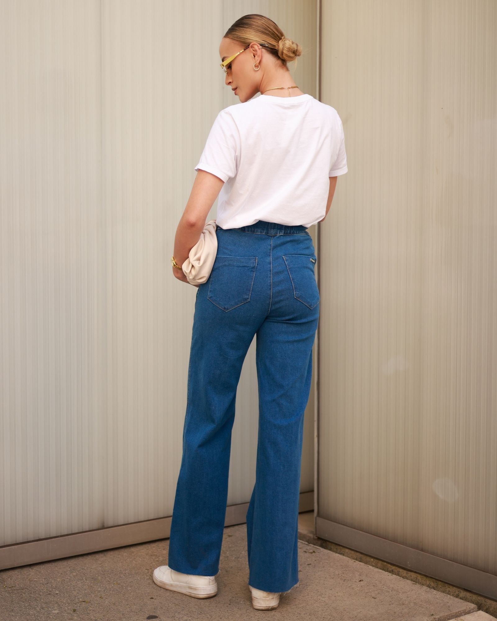 Calça Wide Leg com Elástico e Amarração