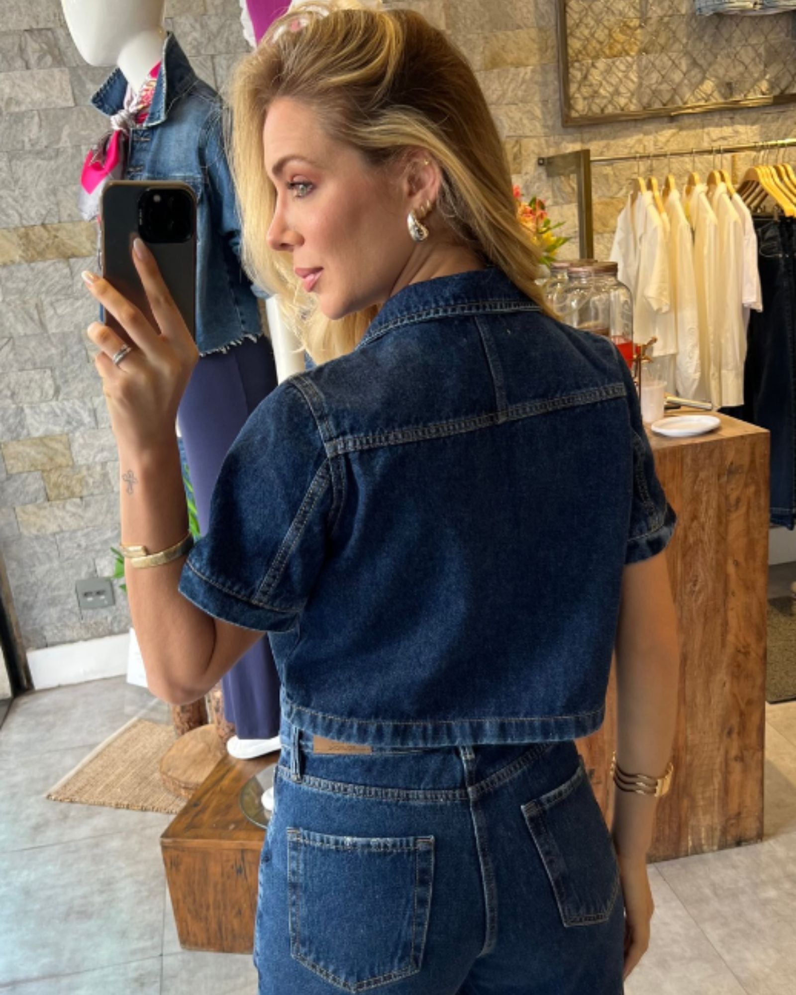 Jaqueta Jeans Cropped Manga Curta