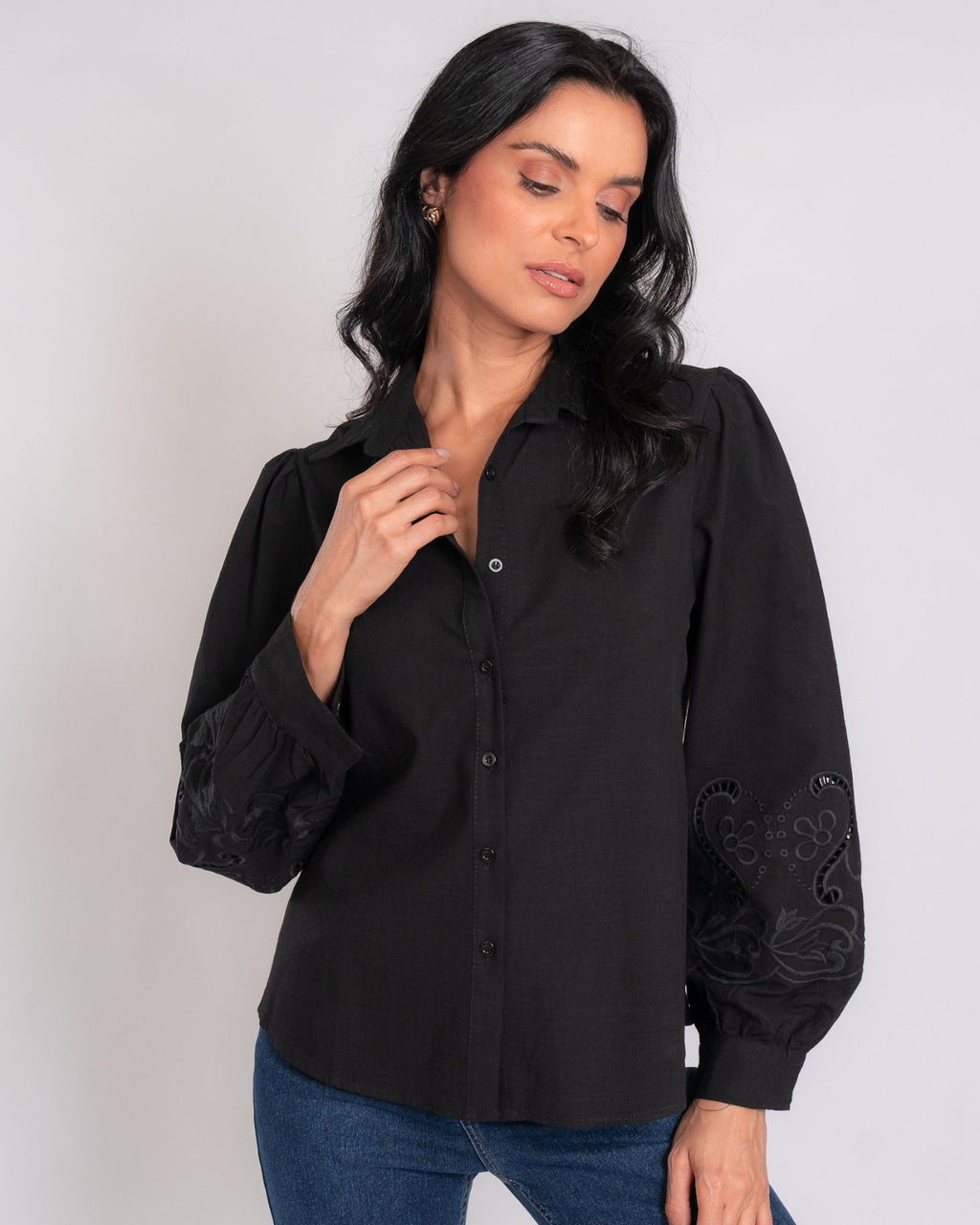 Camisa Tricoline com Manga Longa Bordada