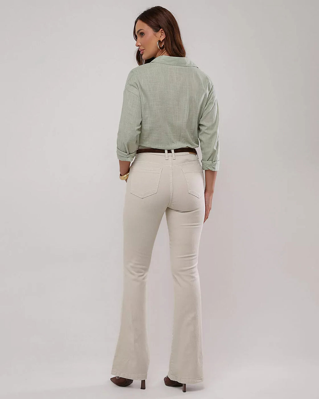 Calça bootcut sarja