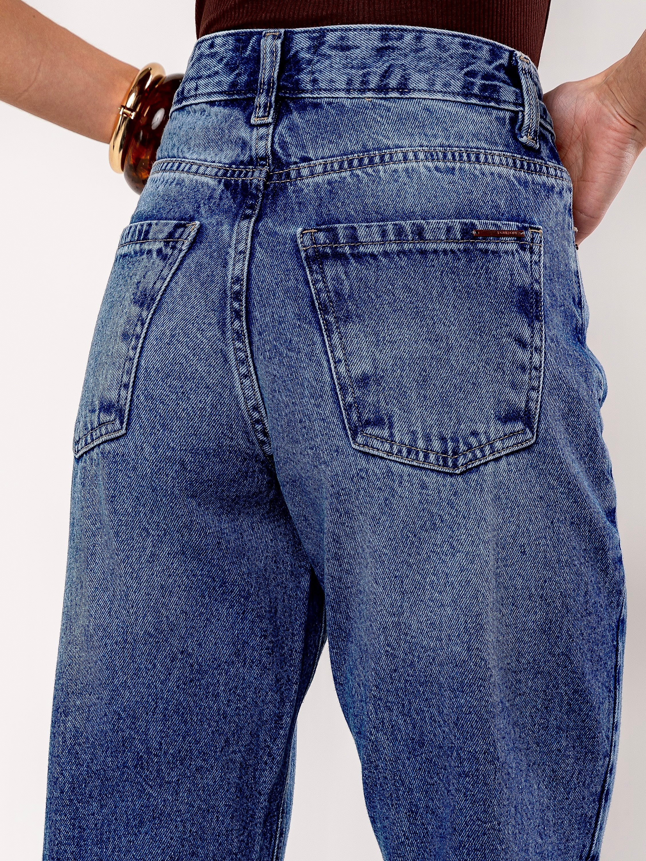 Calça Mom jeans barra a fio