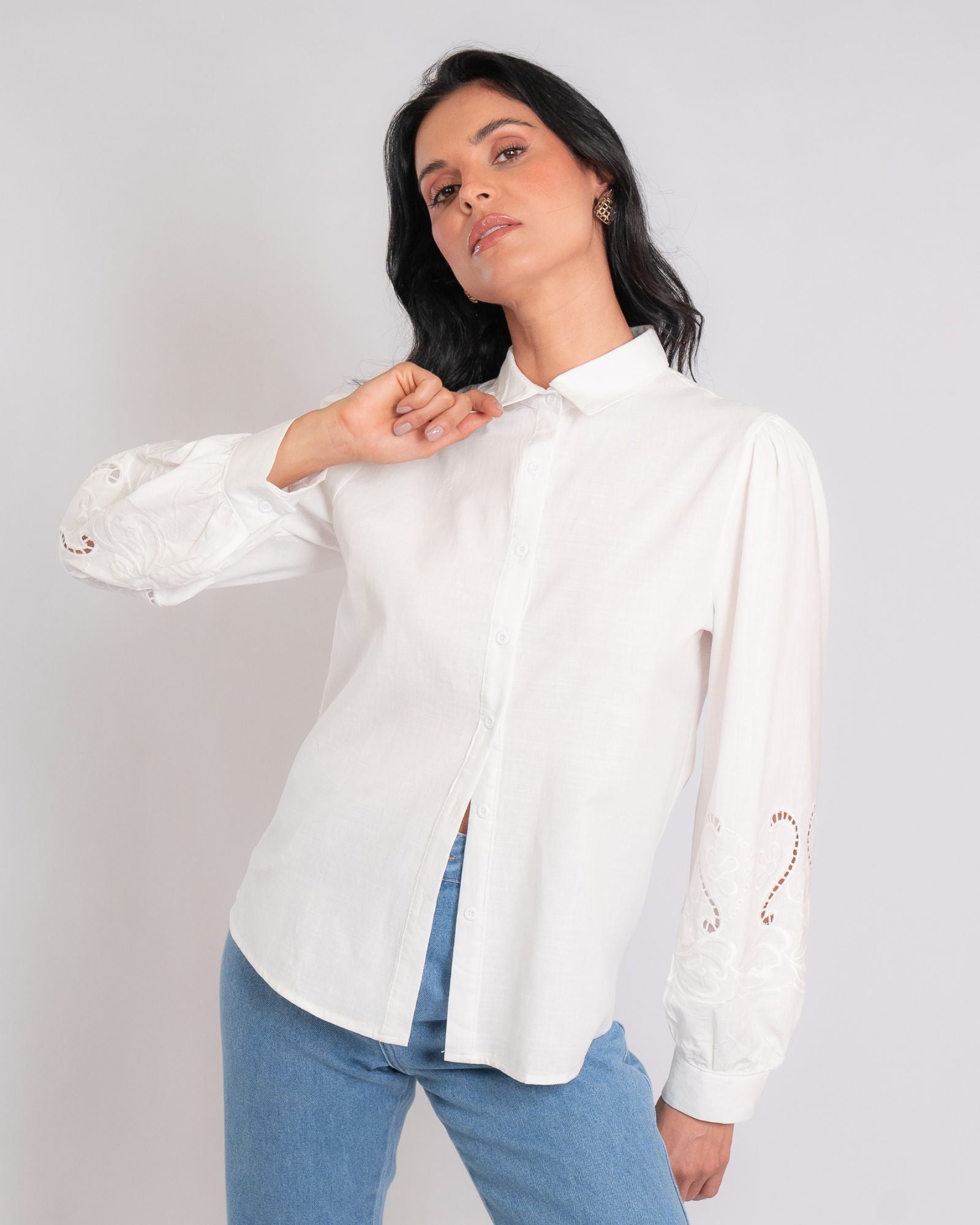 Camisa Tricoline com Manga Longa Bordada