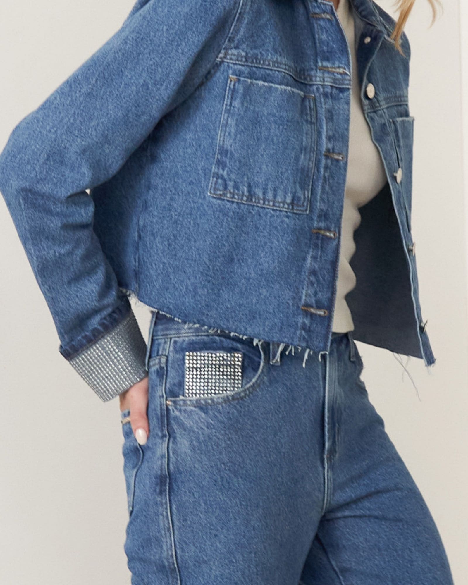 Calça Mom Jeans com Strass