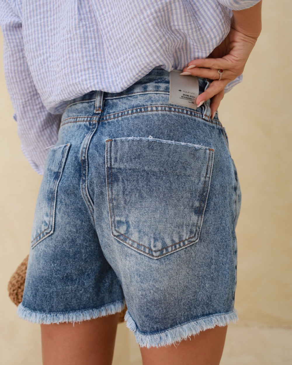 Short jeans