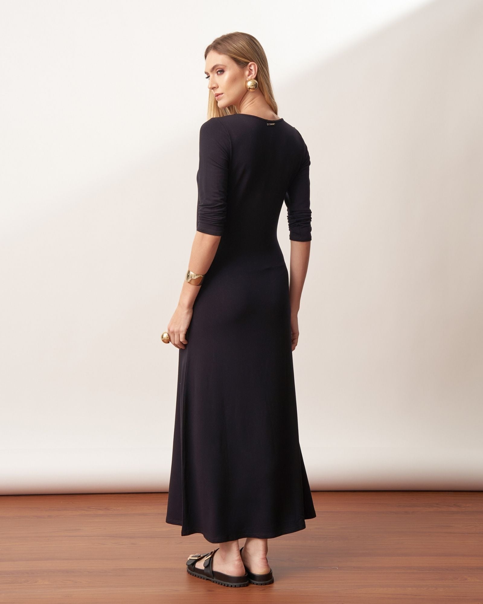 Vestido Longo em Malha com Amarração
