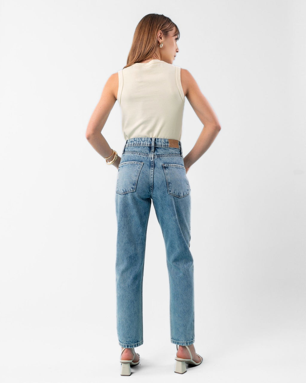 Calça Mom Jeans Lavagem Marmorizada