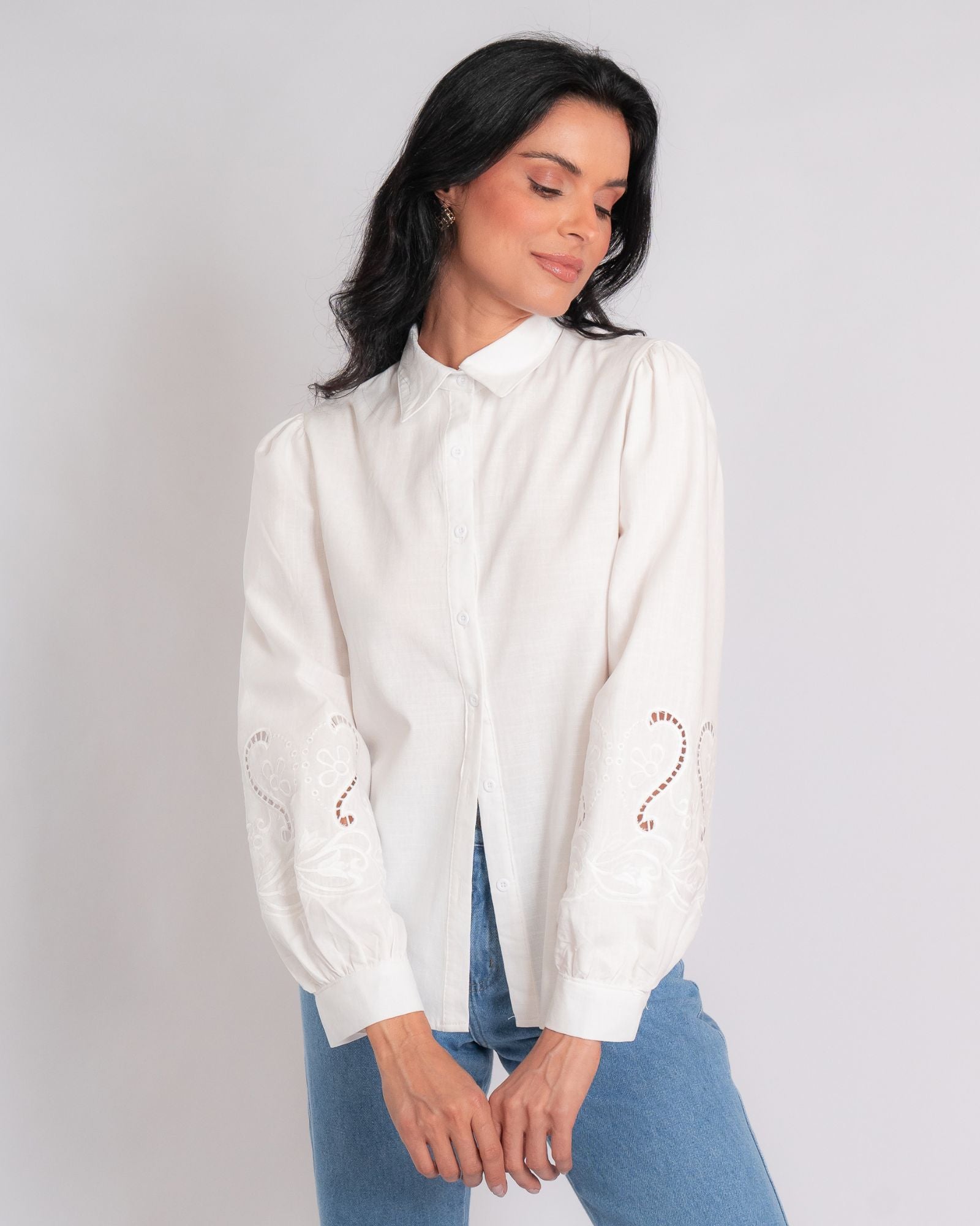 Camisa Tricoline com Manga Longa Bordada