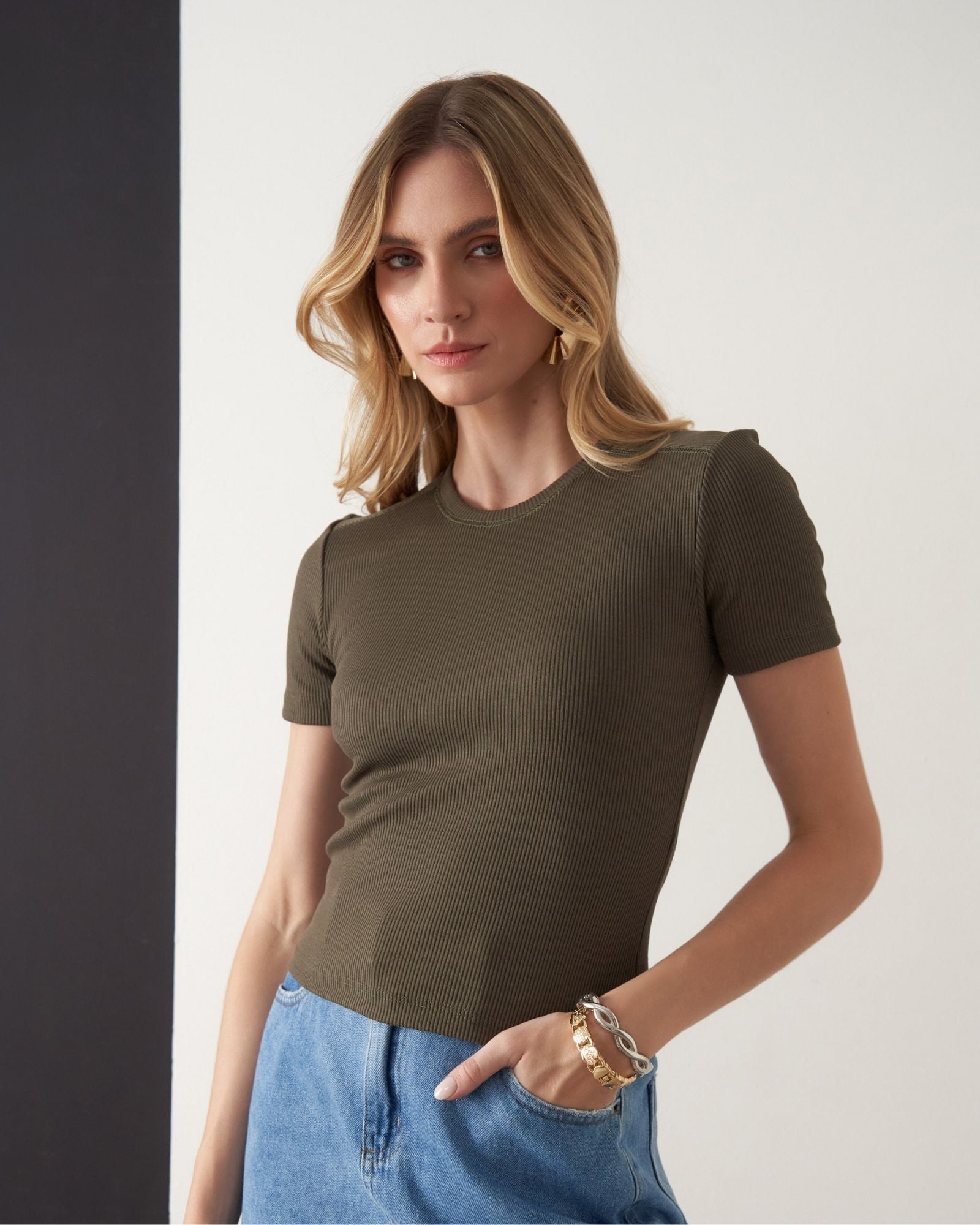 Blusa Canelada Básica Manga Curta