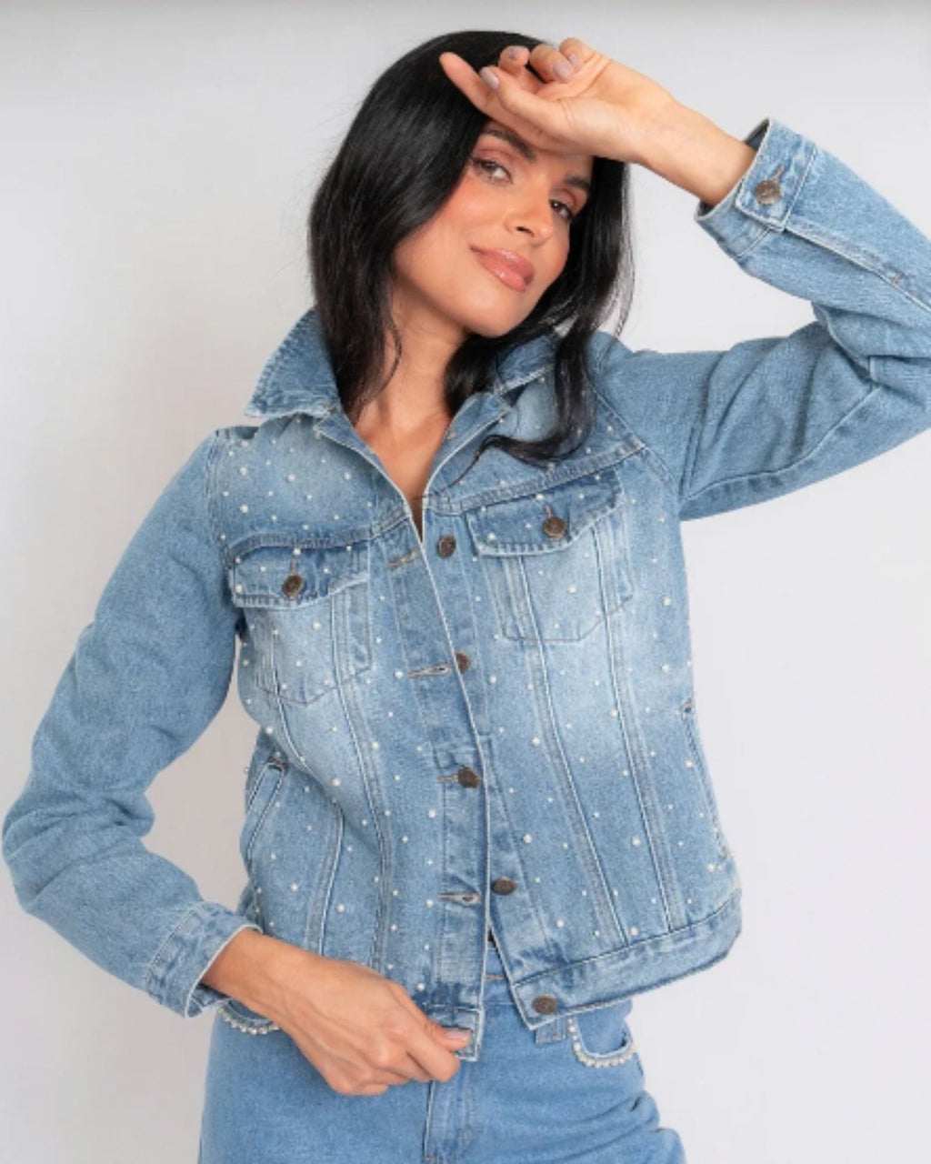 Jaqueta Jeans Tradicional com Pérolas