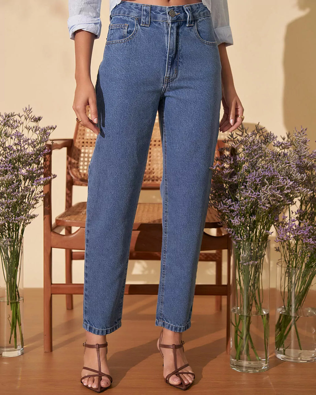 Calça mom passante largo