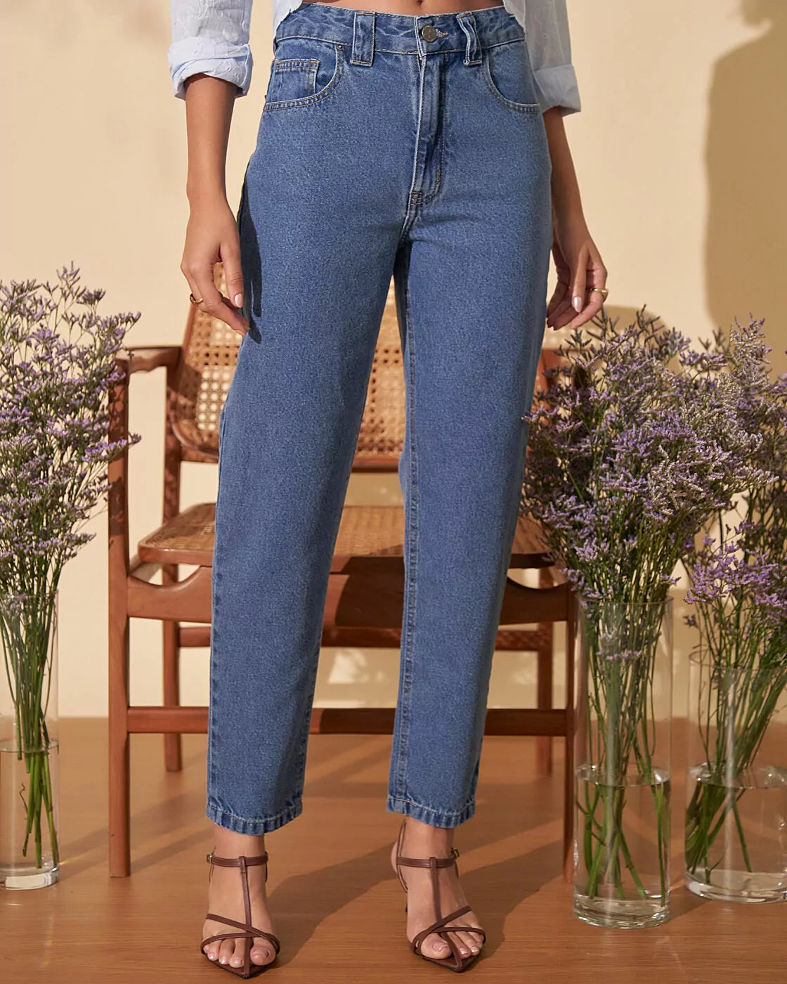 Calça mom passante largo