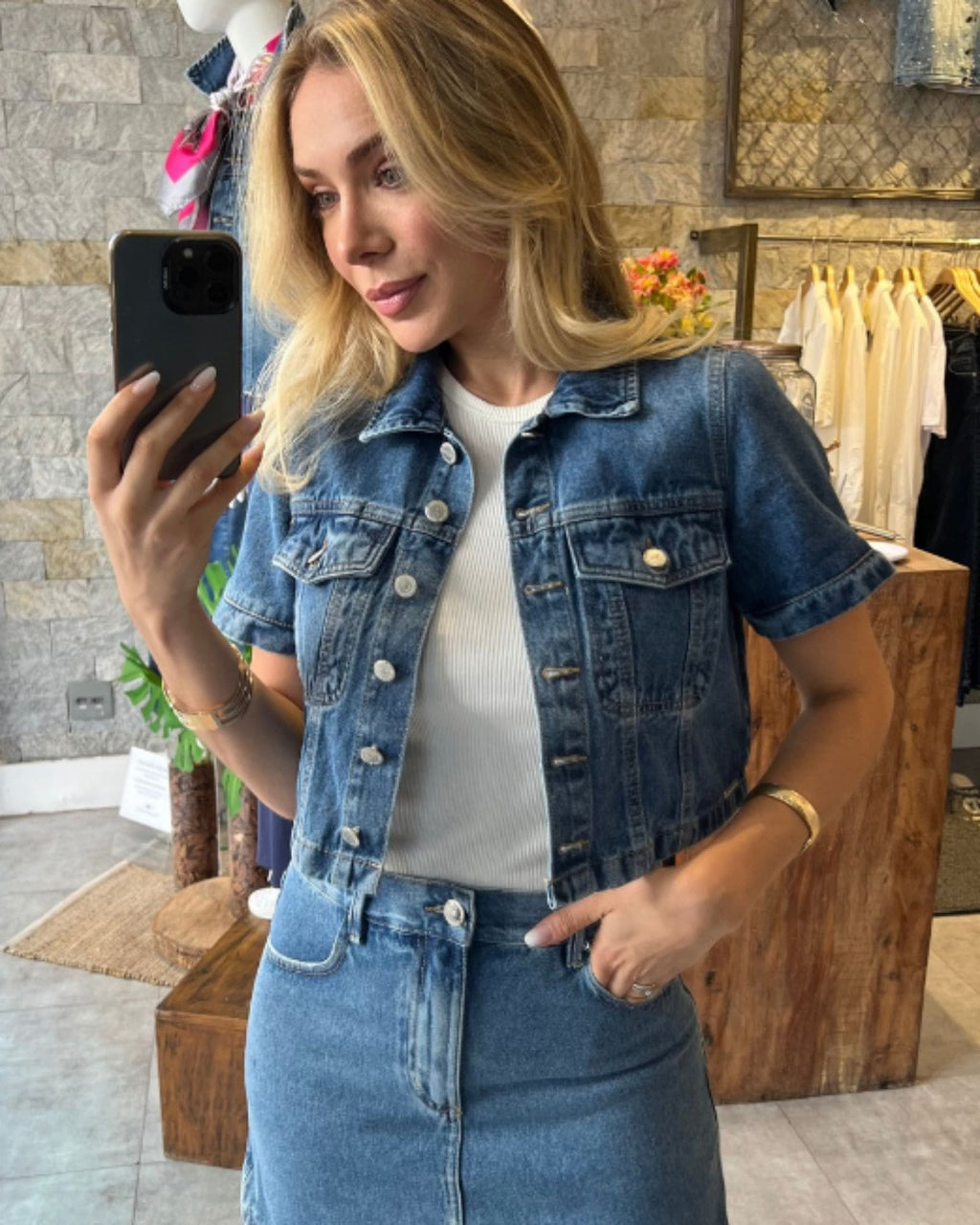 Jaqueta Jeans Cropped Manga Curta