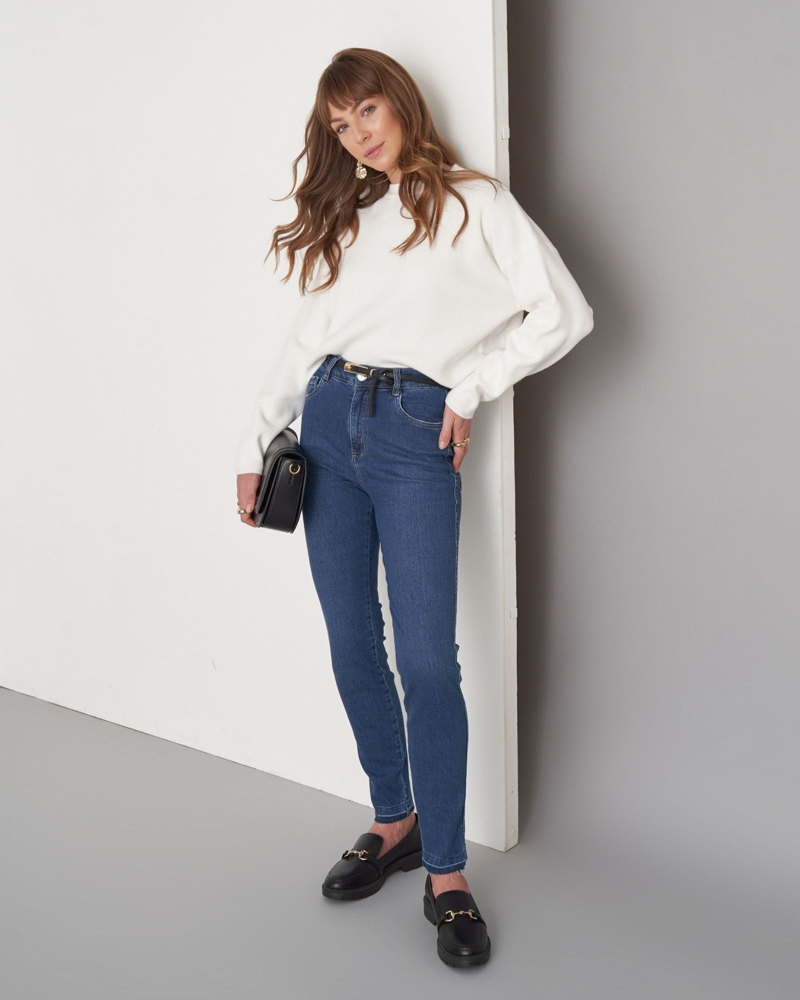 Calça Skinny Jeans com Barra Desfeita