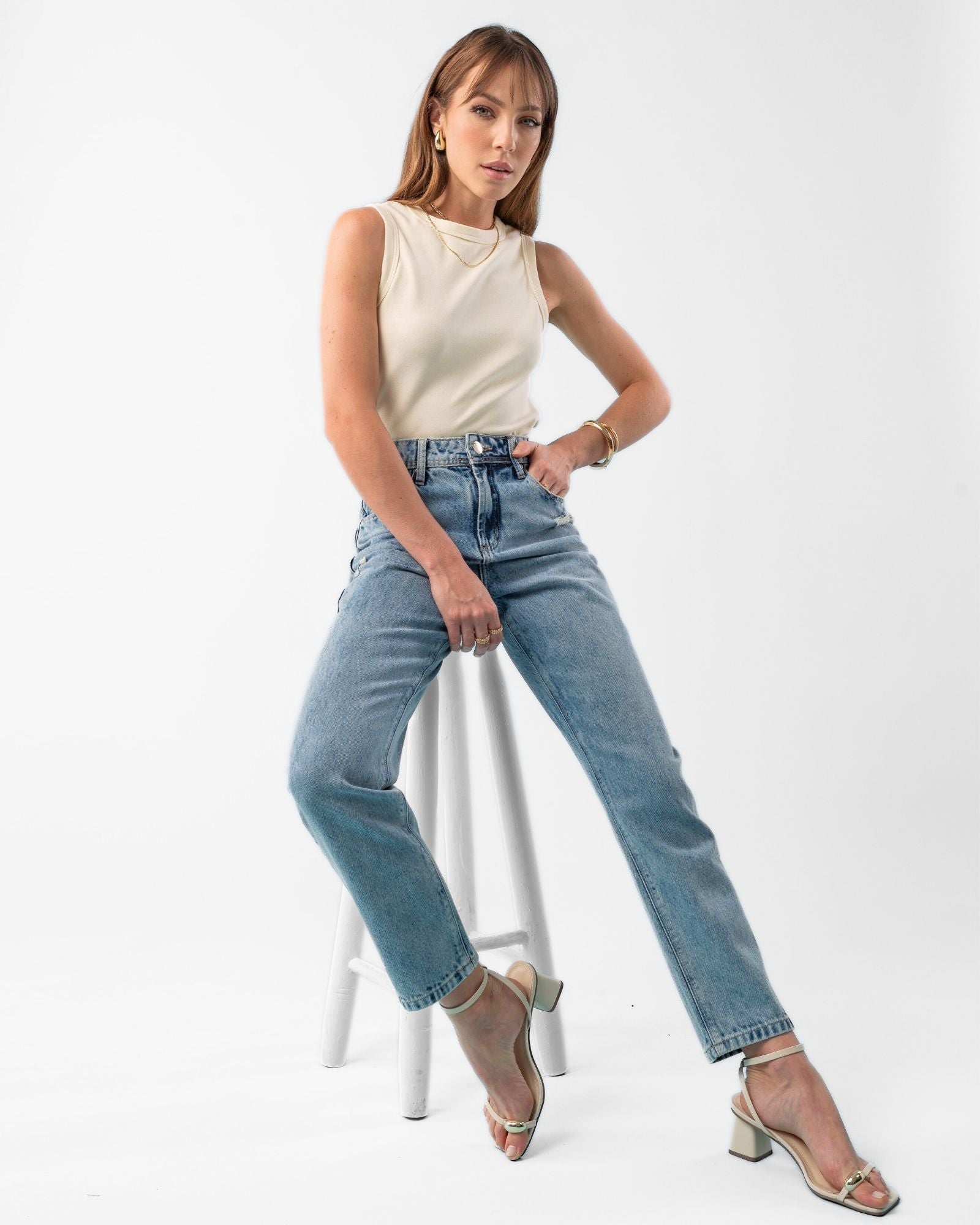 Calça Mom Jeans Lavagem Marmorizada