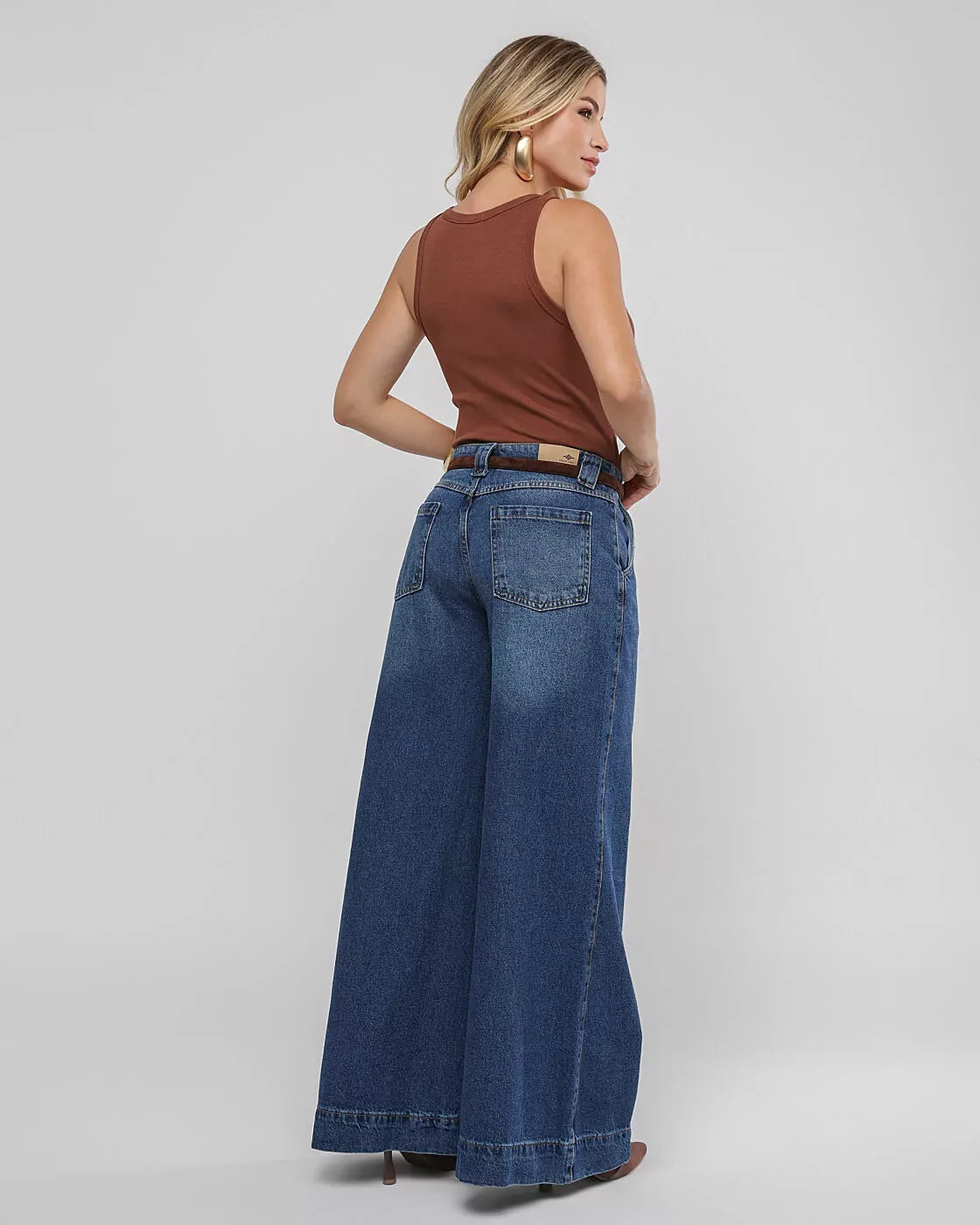 Ultra wide leg