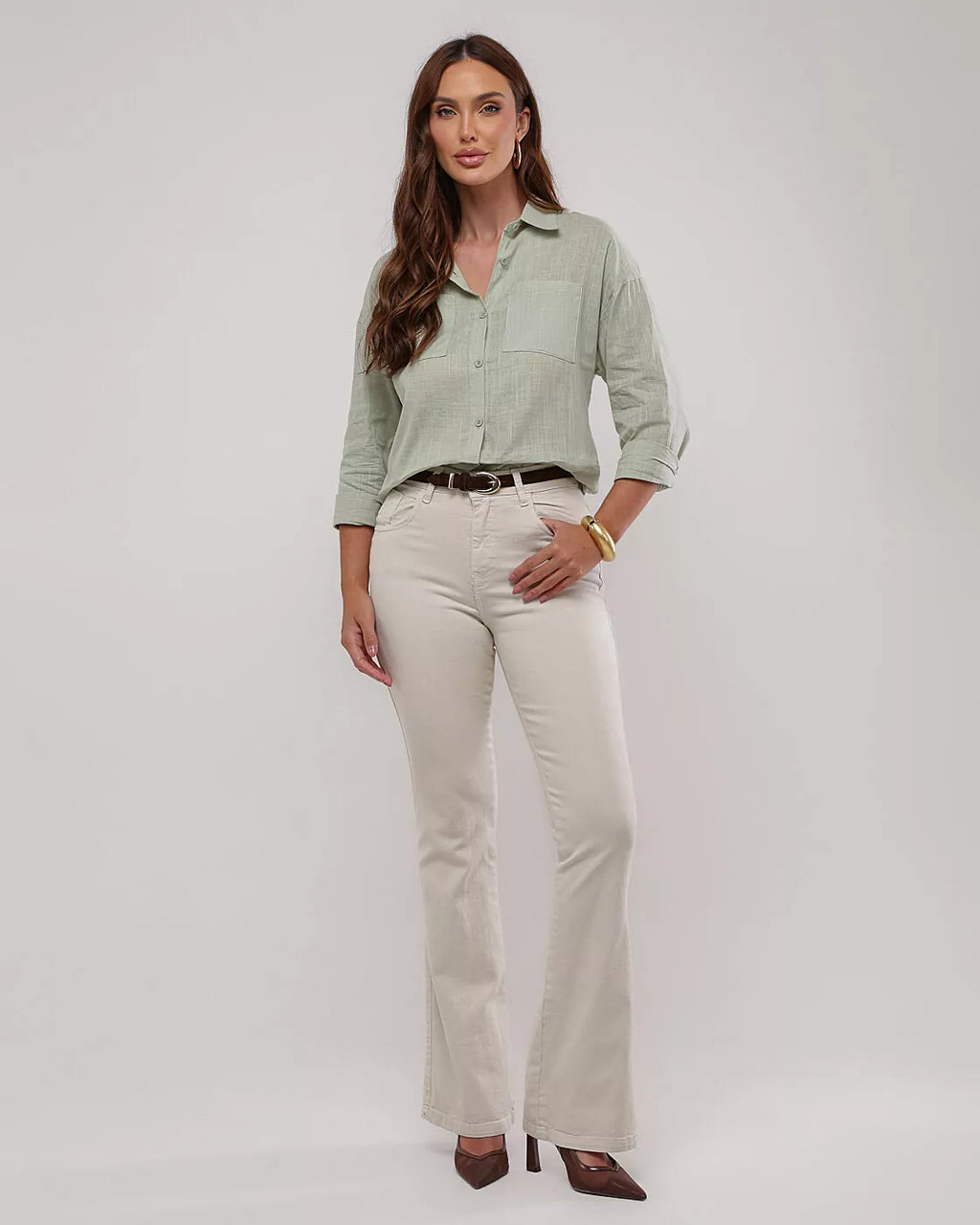 Calça bootcut sarja