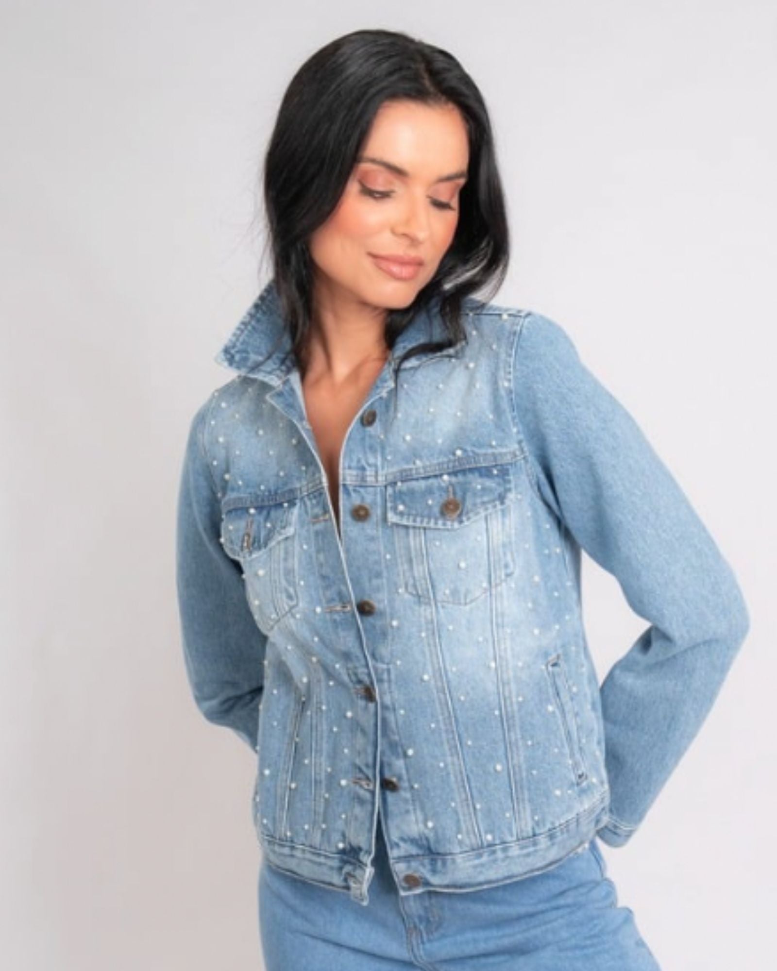 Jaqueta Jeans Tradicional com Pérolas