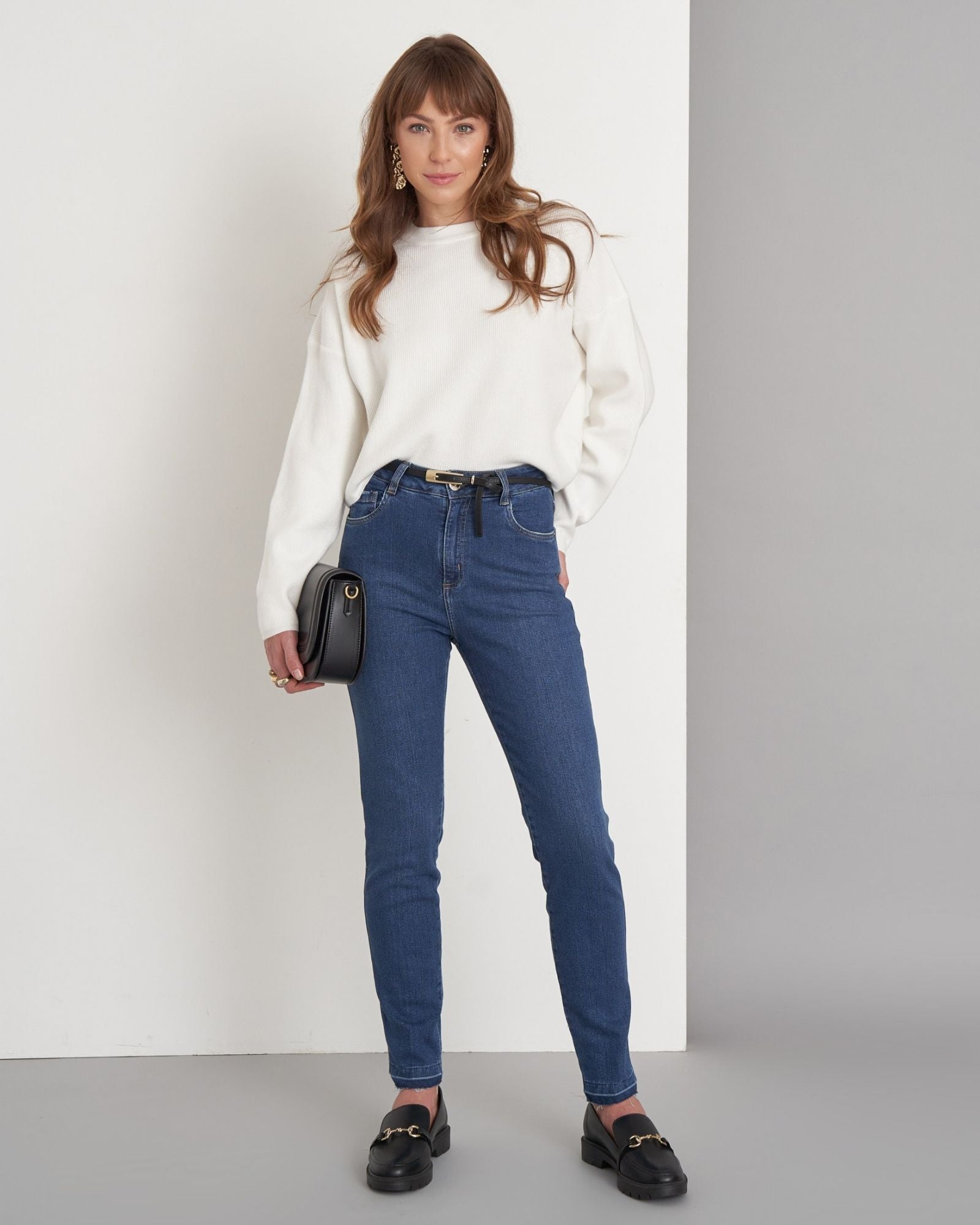Calça Skinny Jeans com Barra Desfeita