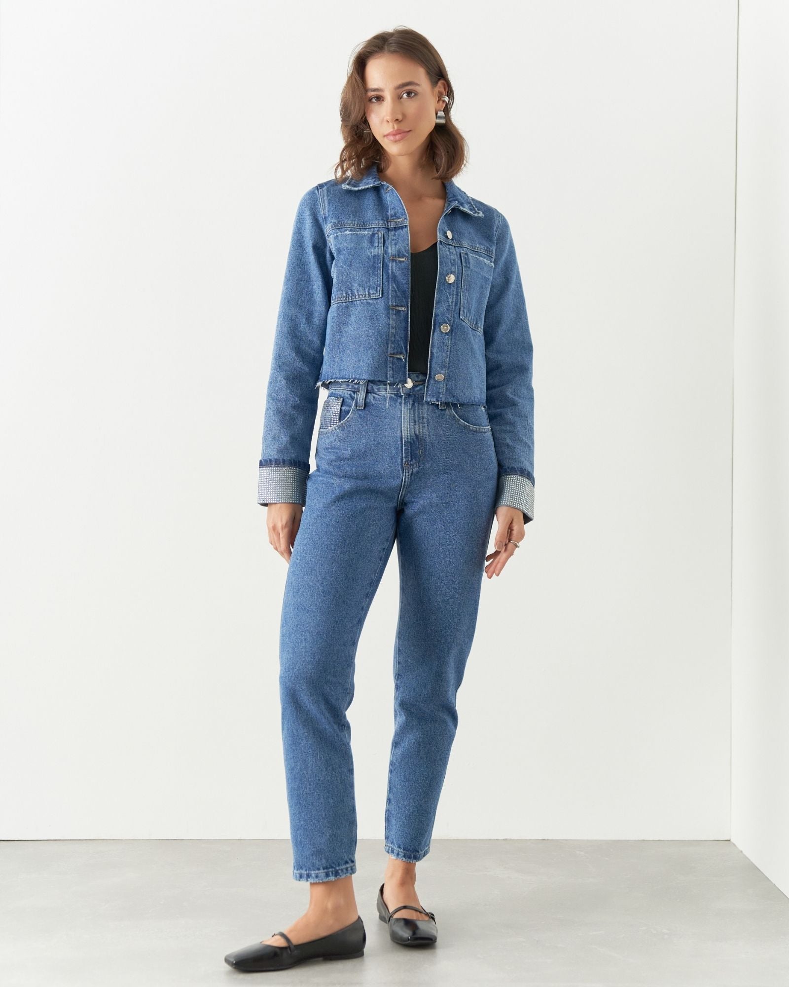 Calça Mom Jeans com Strass