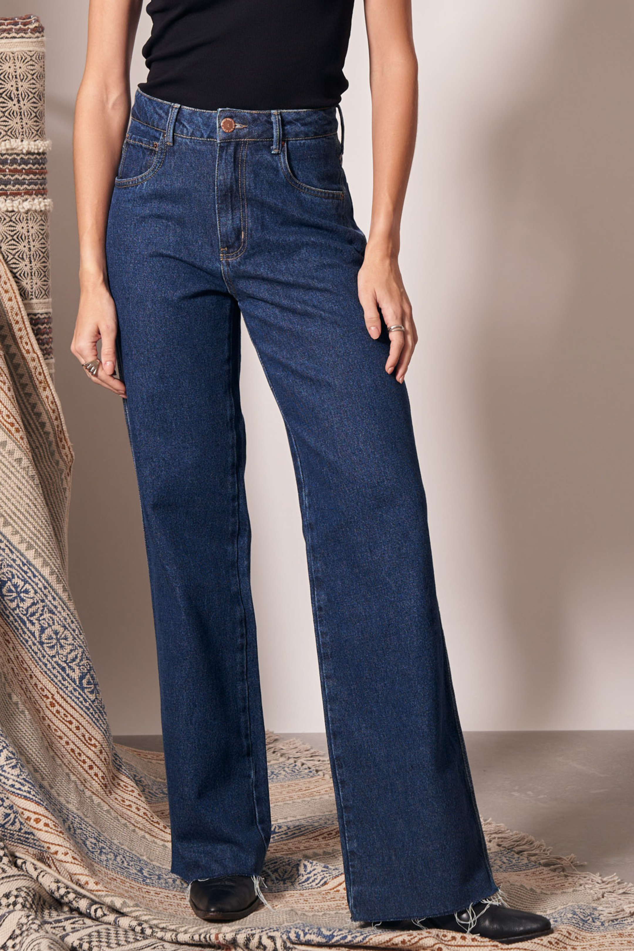 Calça Wide Leg Barra Fio