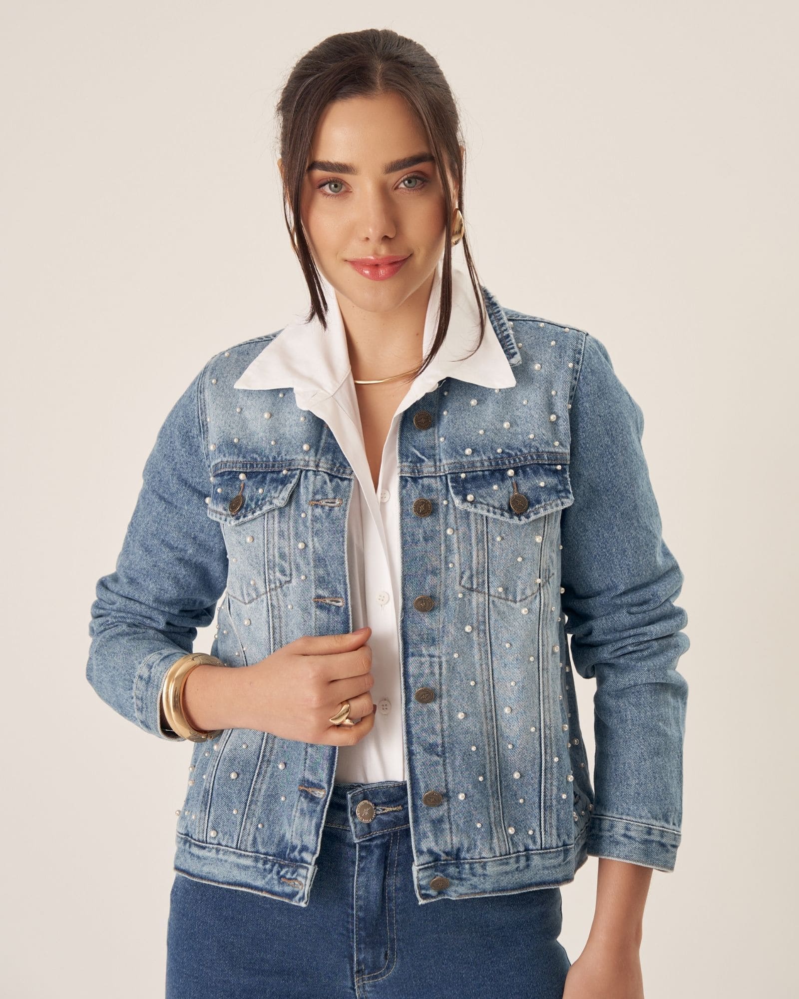 Jaqueta Jeans Tradicional com Pérolas