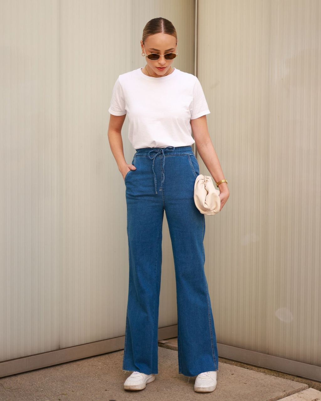 Calça Wide Leg com Elástico e Amarração