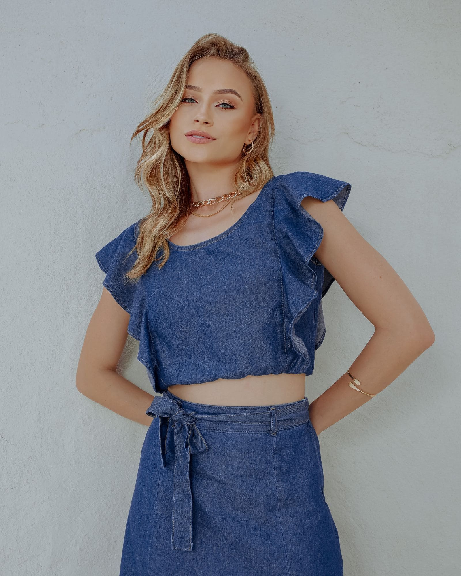 Regata Cropped Jeans com Babados Frontais