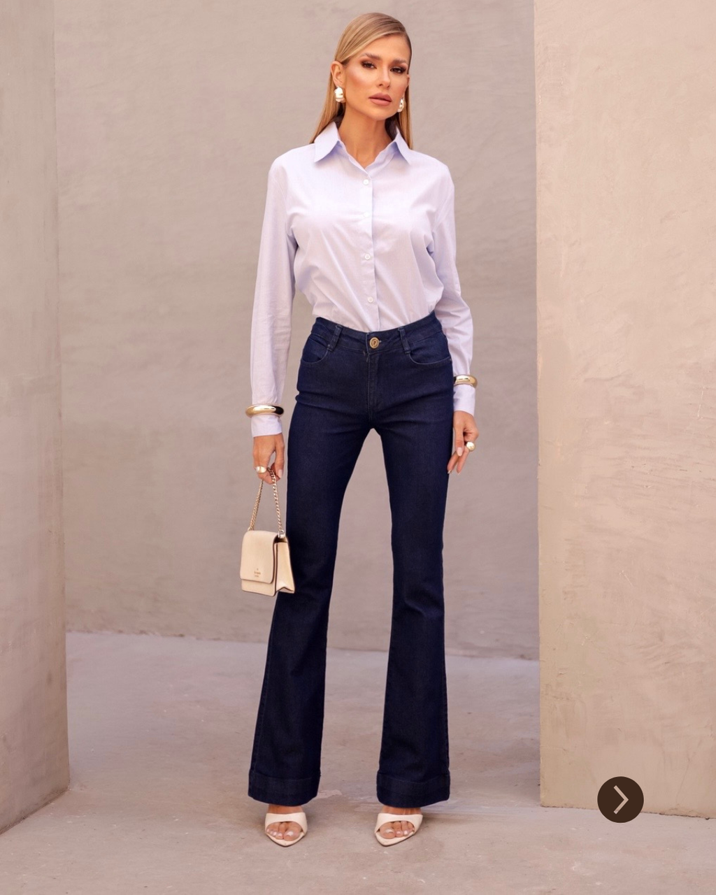 Calça flare escura