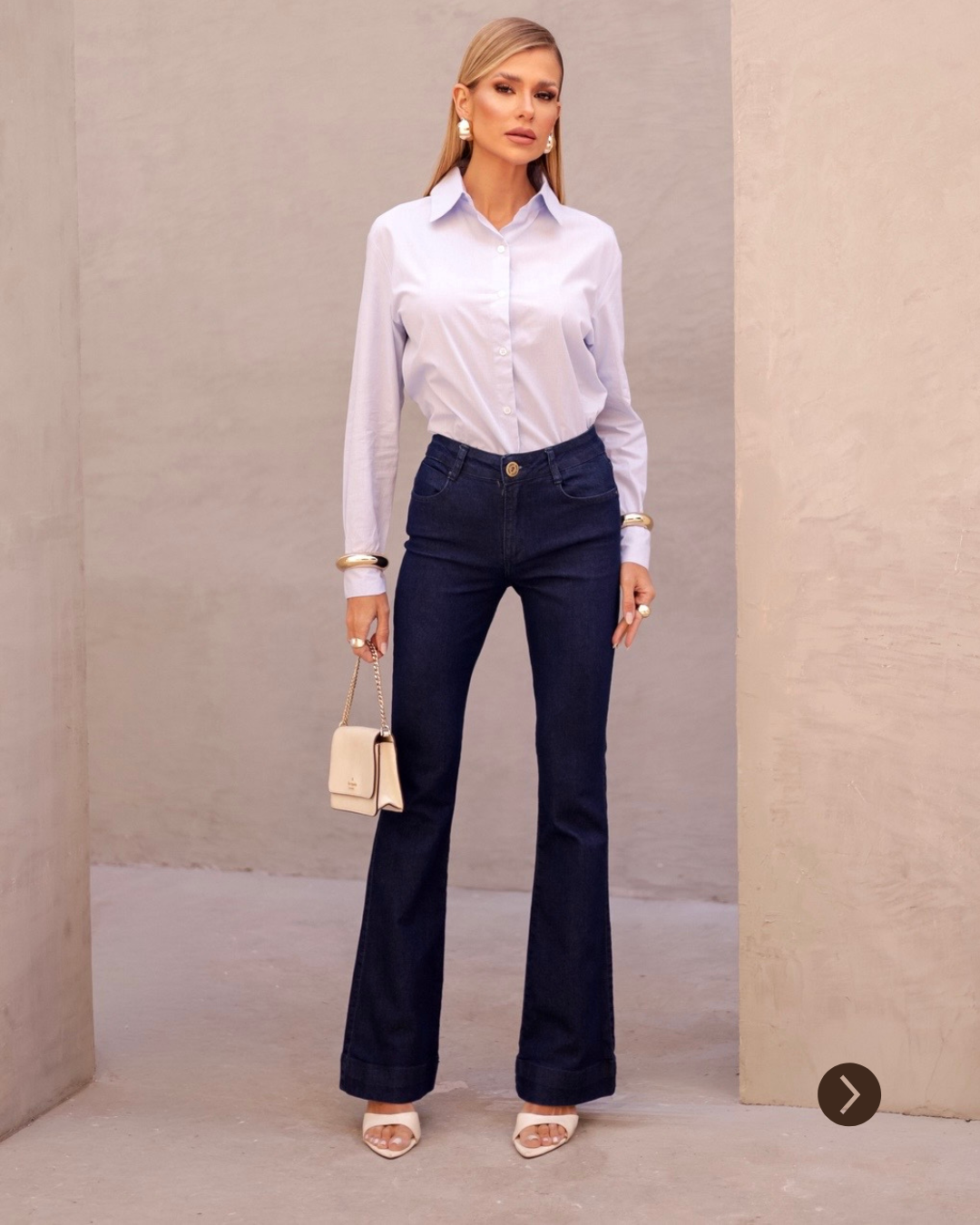 Calça flare escura