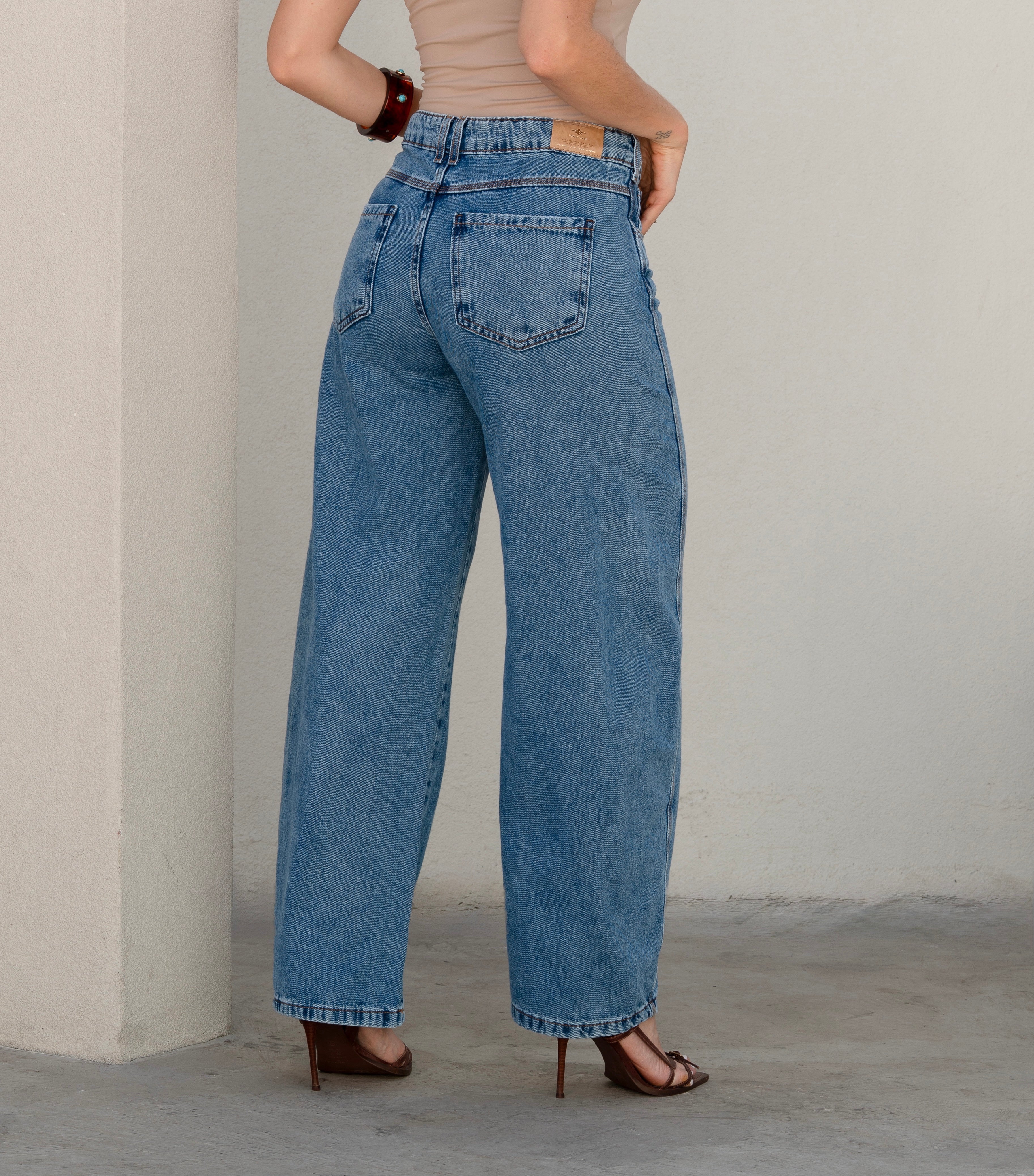 Calça barrel jeans