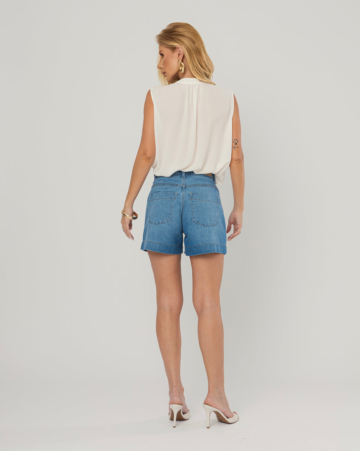 Shorts jeans pala pespontado