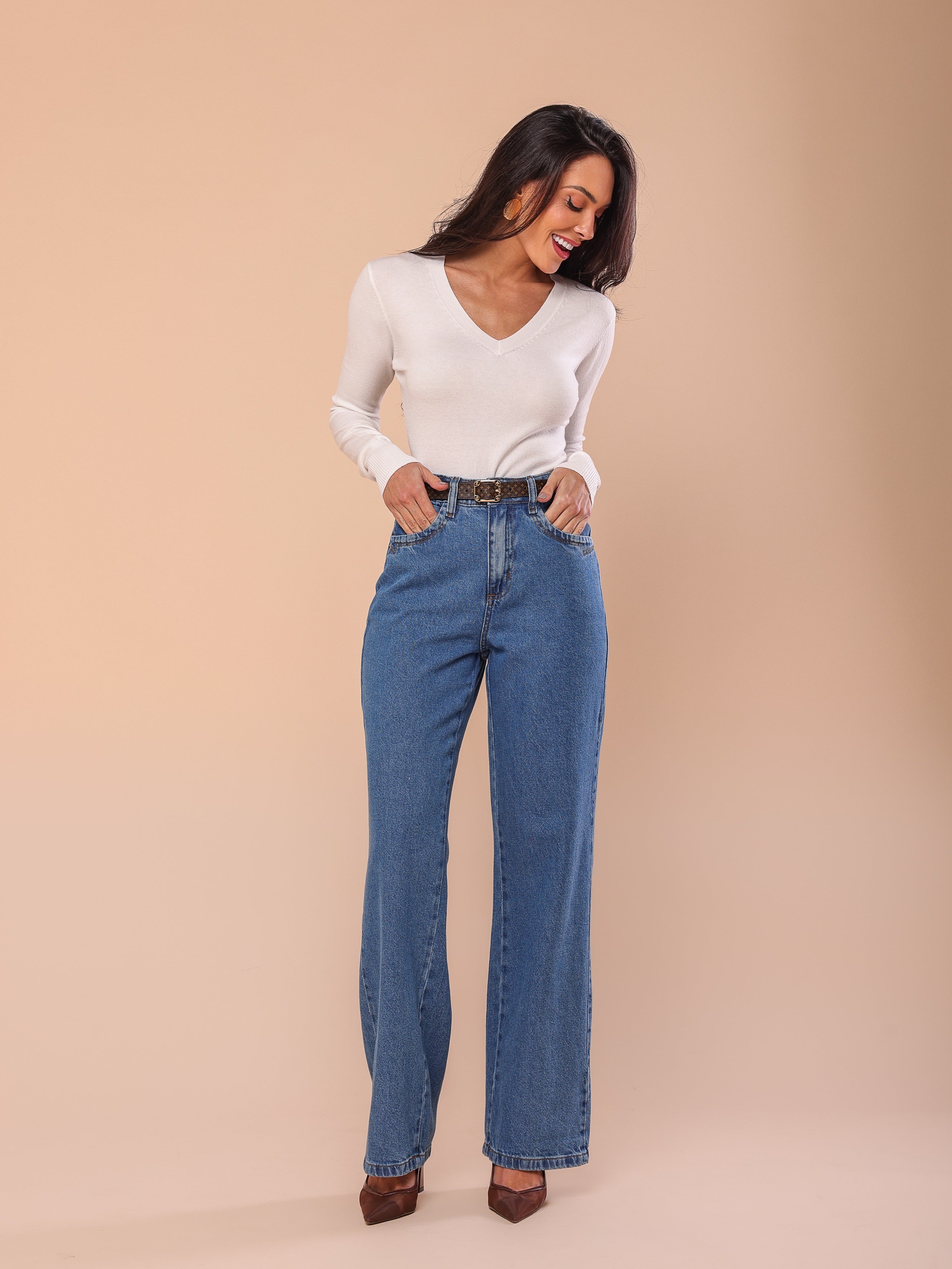 Calça wide leg media