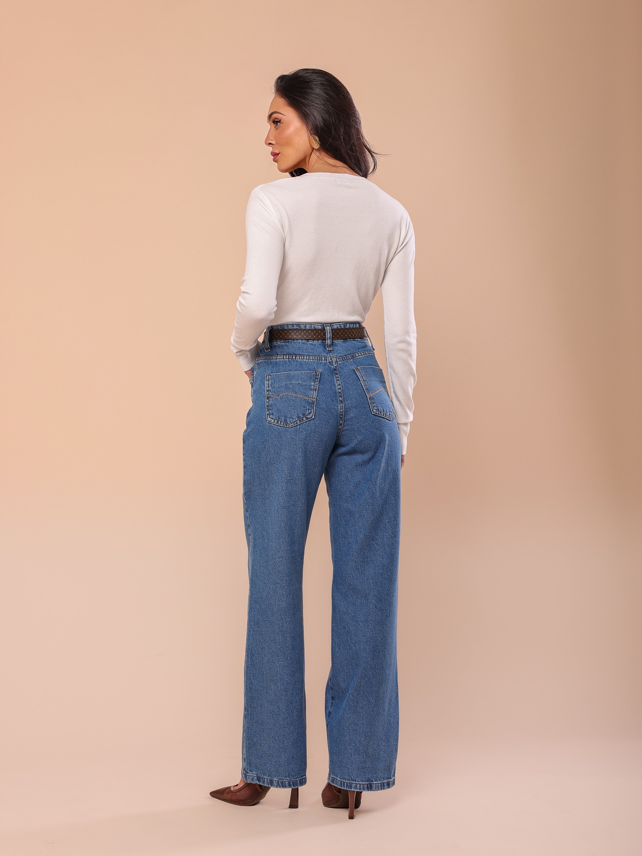 Calça wide leg media