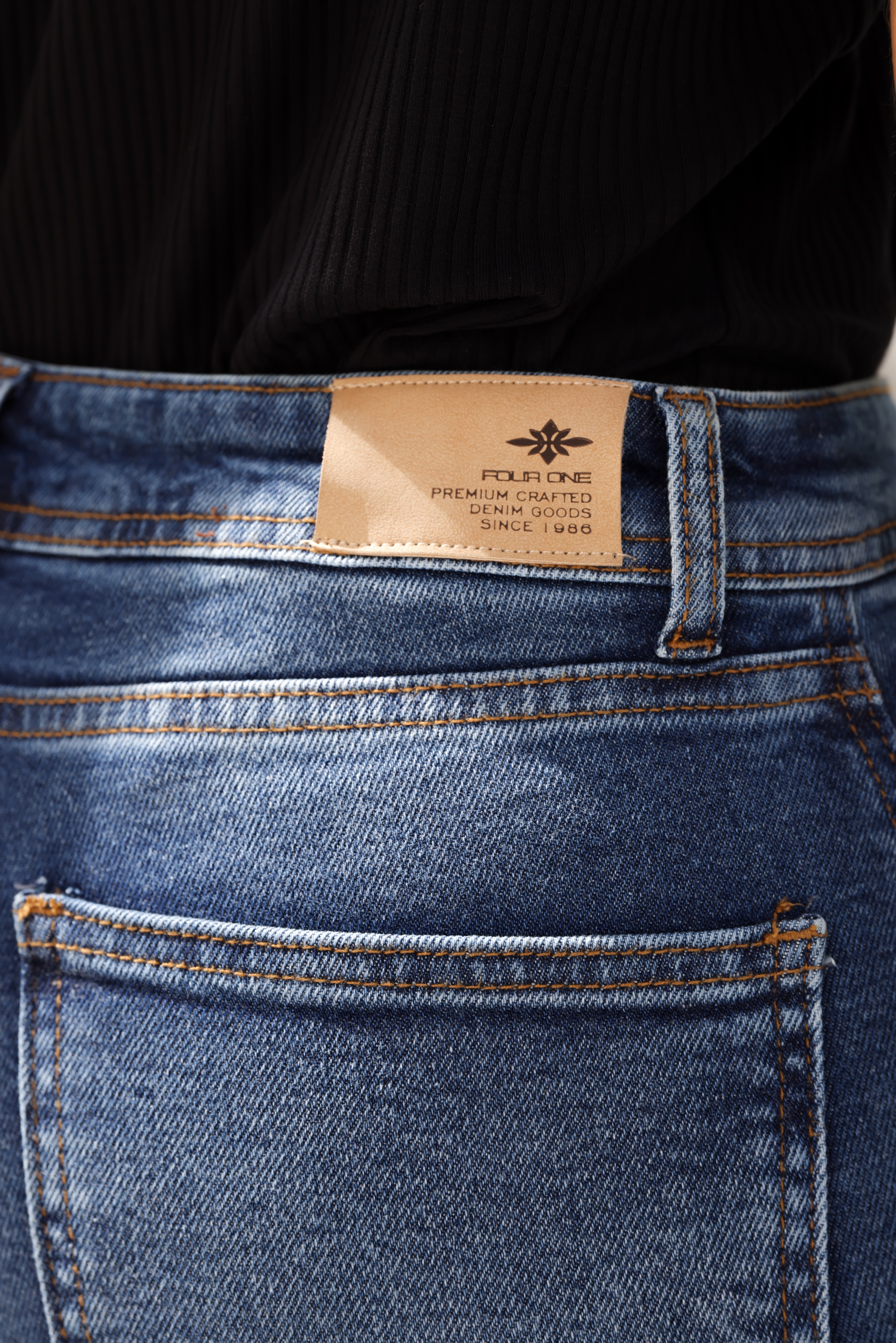 Calça Reta -  lavagem média