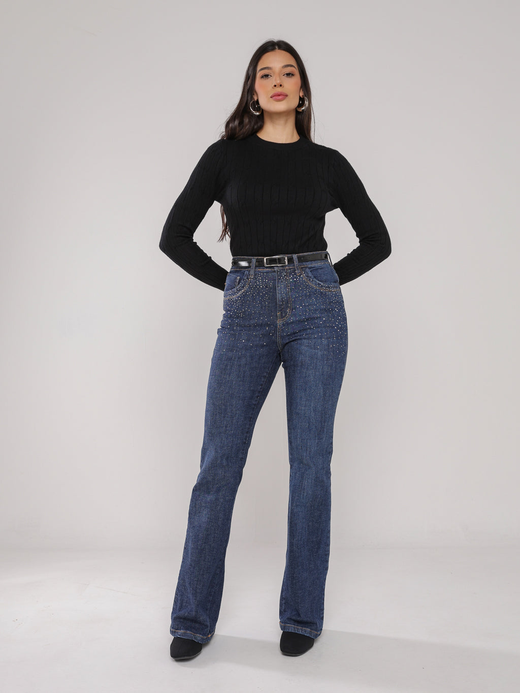 Calça flare hot fix