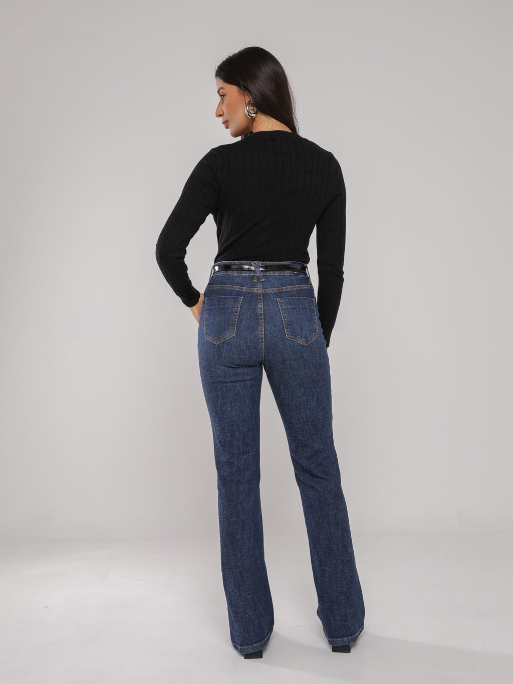 Calça flare hot fix