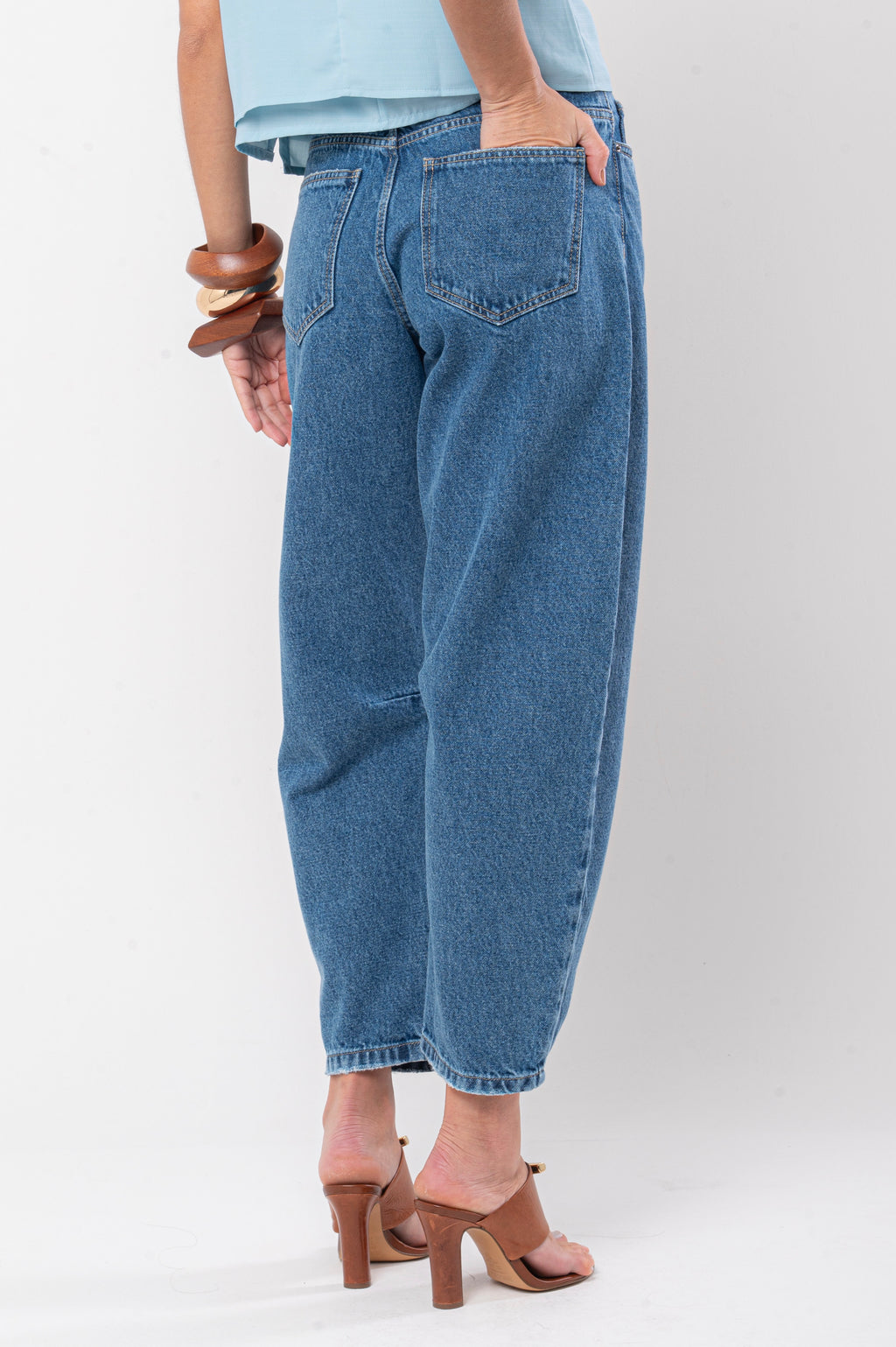 Calça barrel jeans