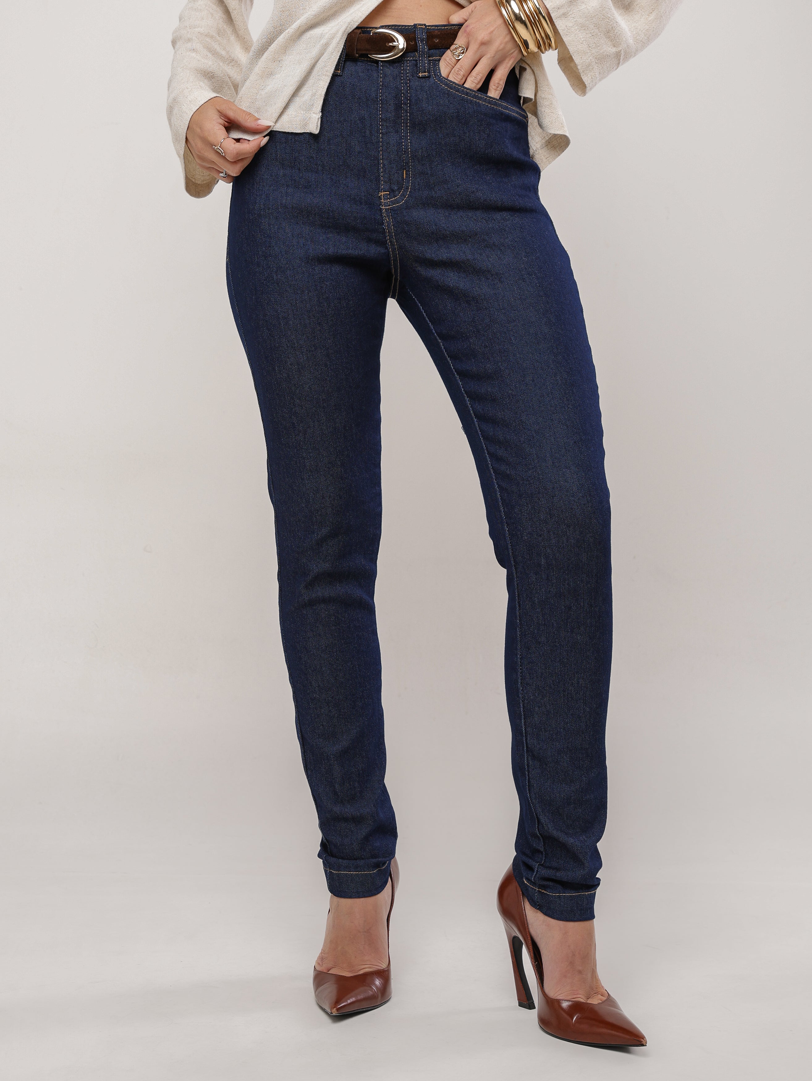 Calça cigarrete amaciada