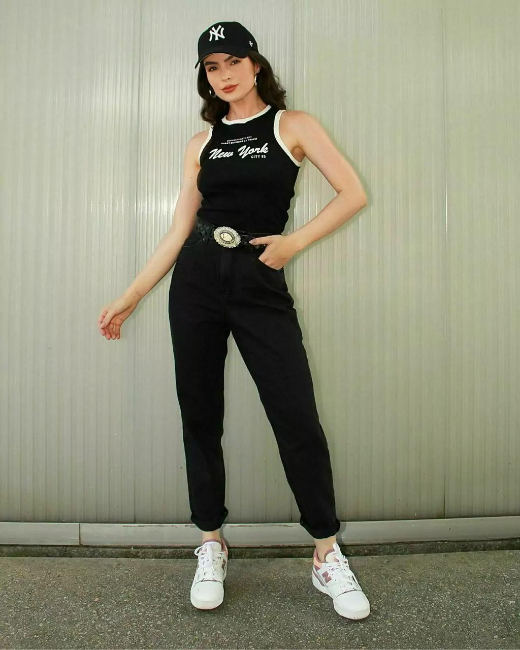 Mom black