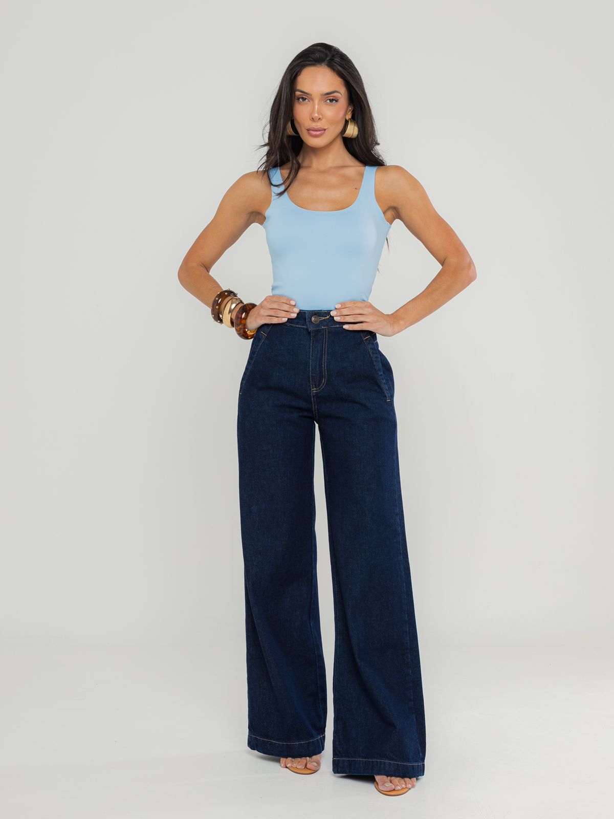 Calça wide amaciada bolso faca
