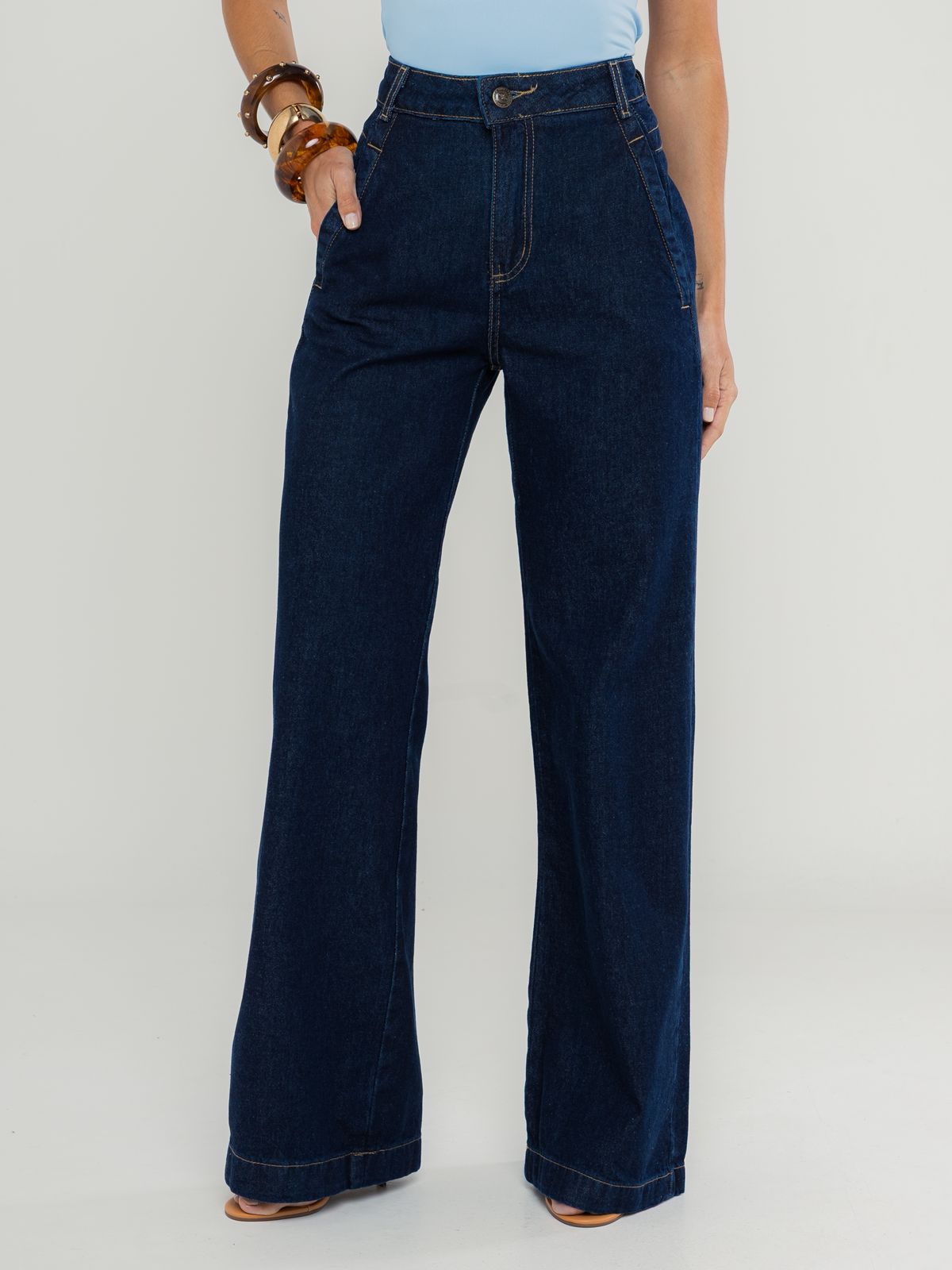Calça wide amaciada bolso faca