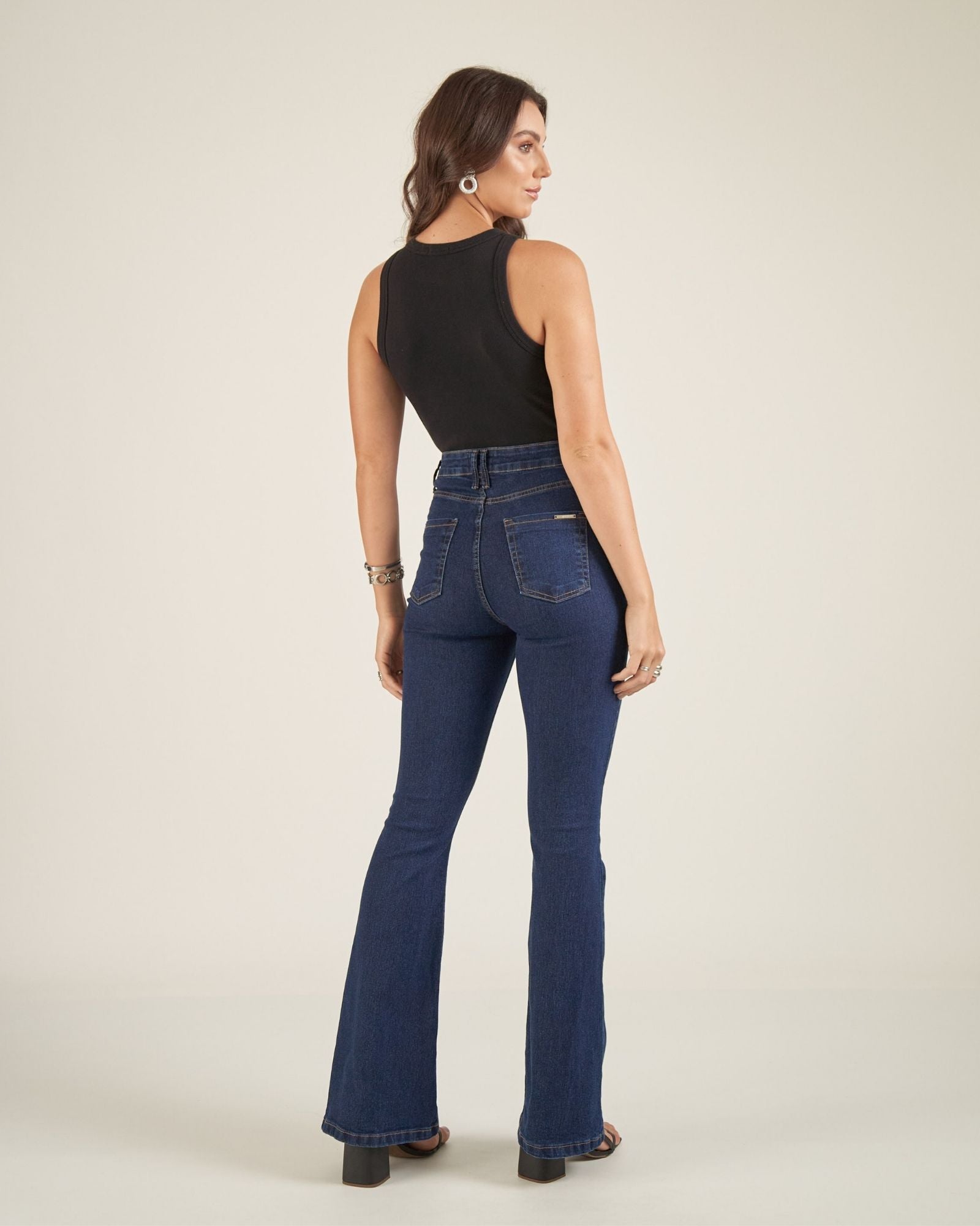 Calça Bootcut Jeans Lavagem Escura